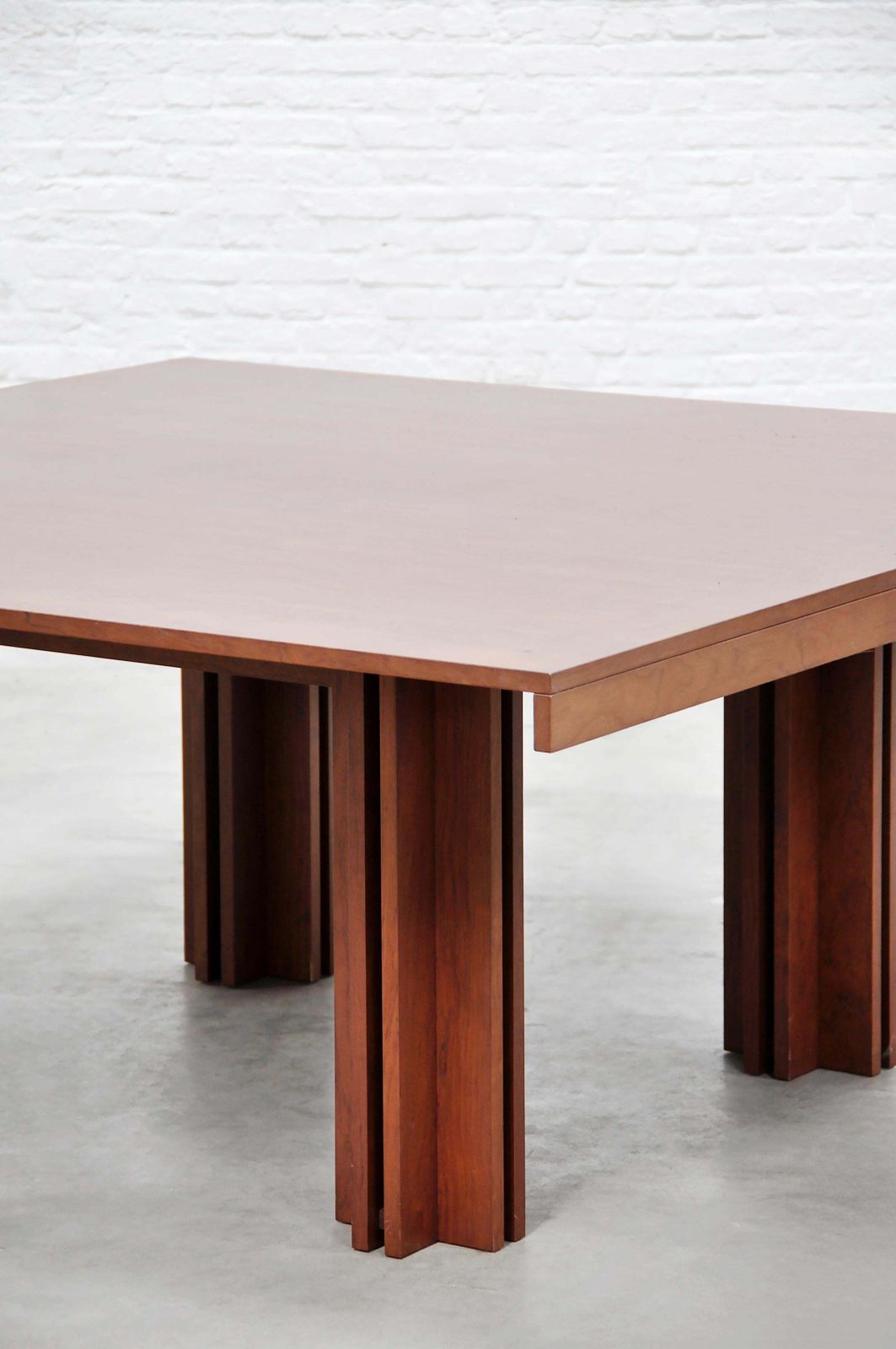 Carlo Scarpa 'Quatour' Dining Table In Walnut, Simon Gavina, Italy, 1974 photo vinterior