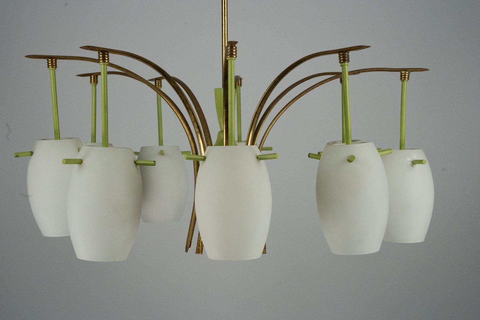 photo furniture Midcentury 9 Arm Brass Chandelier With Green Lacquer & Opaline Glass. Italy 1950s