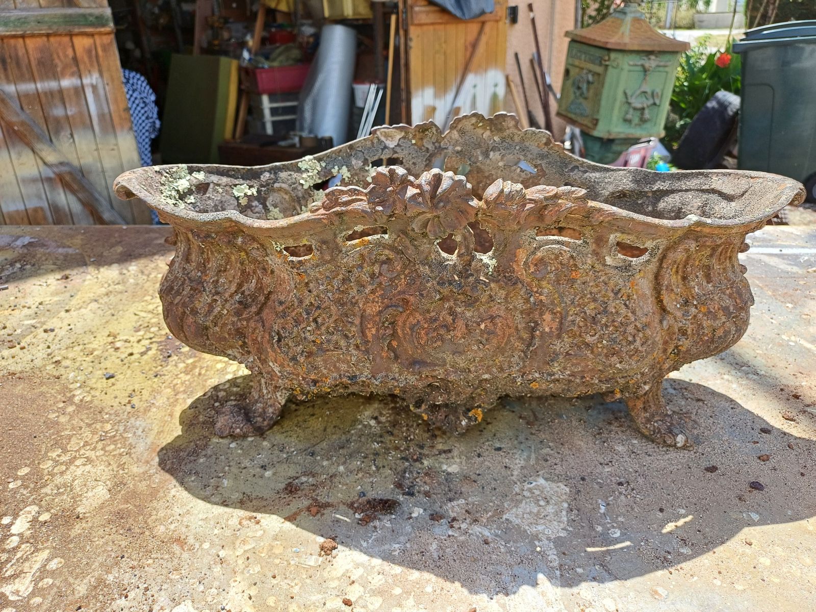 1 Cast Iron Planter 1900 From Charleville   Mézières Rocaille Style