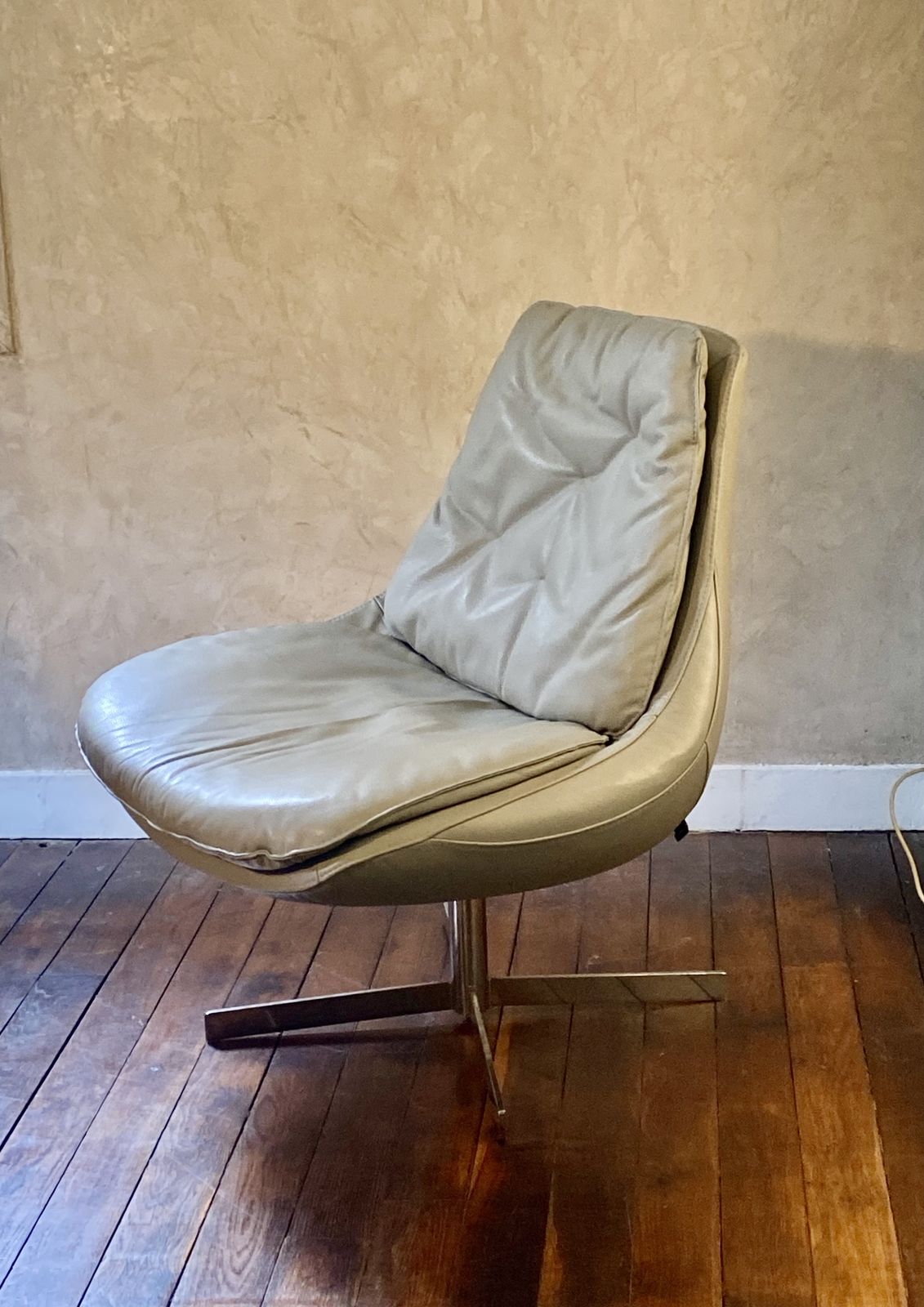 Fauteuil Design Vintage Daya Bontempi Italie. photo furniture