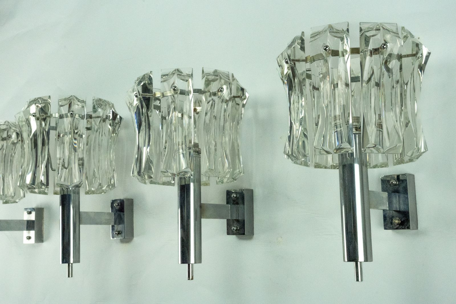 photo vintage Set Of Four Large Murano Glass Elements And Chromed Brass Sconces, Italy 1960s.