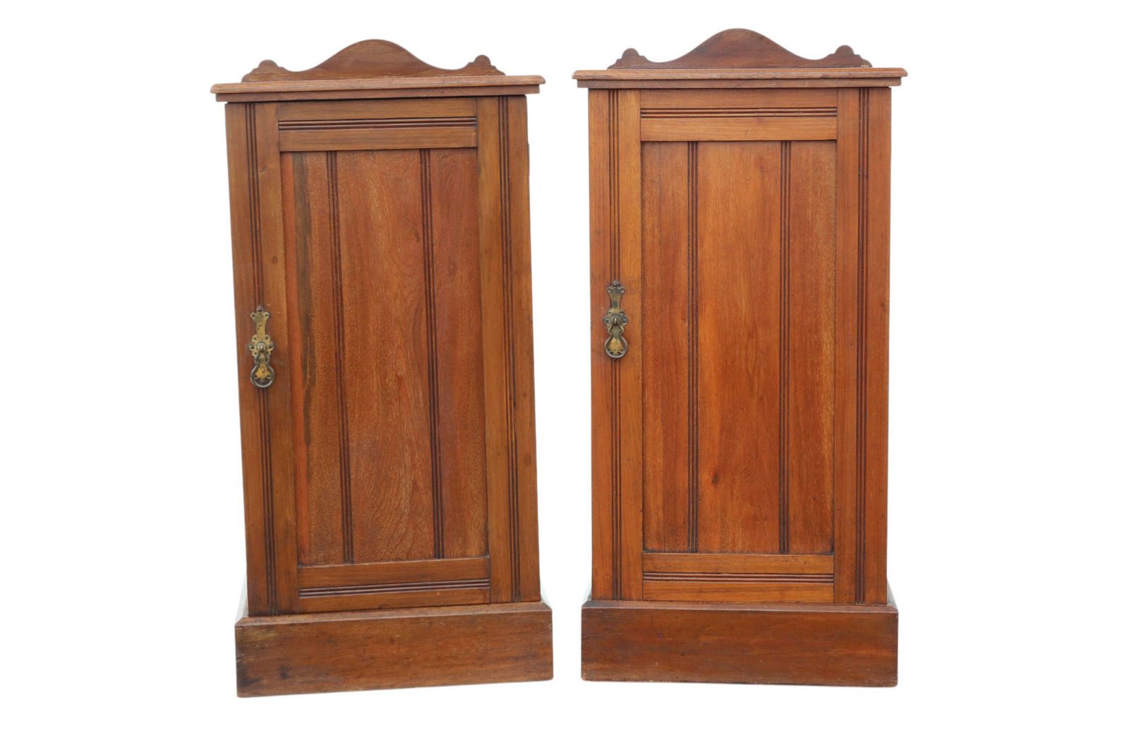 Antique C.1910 Pair Of Red Walnut Bedside Tables – Fine Quality Nightstands