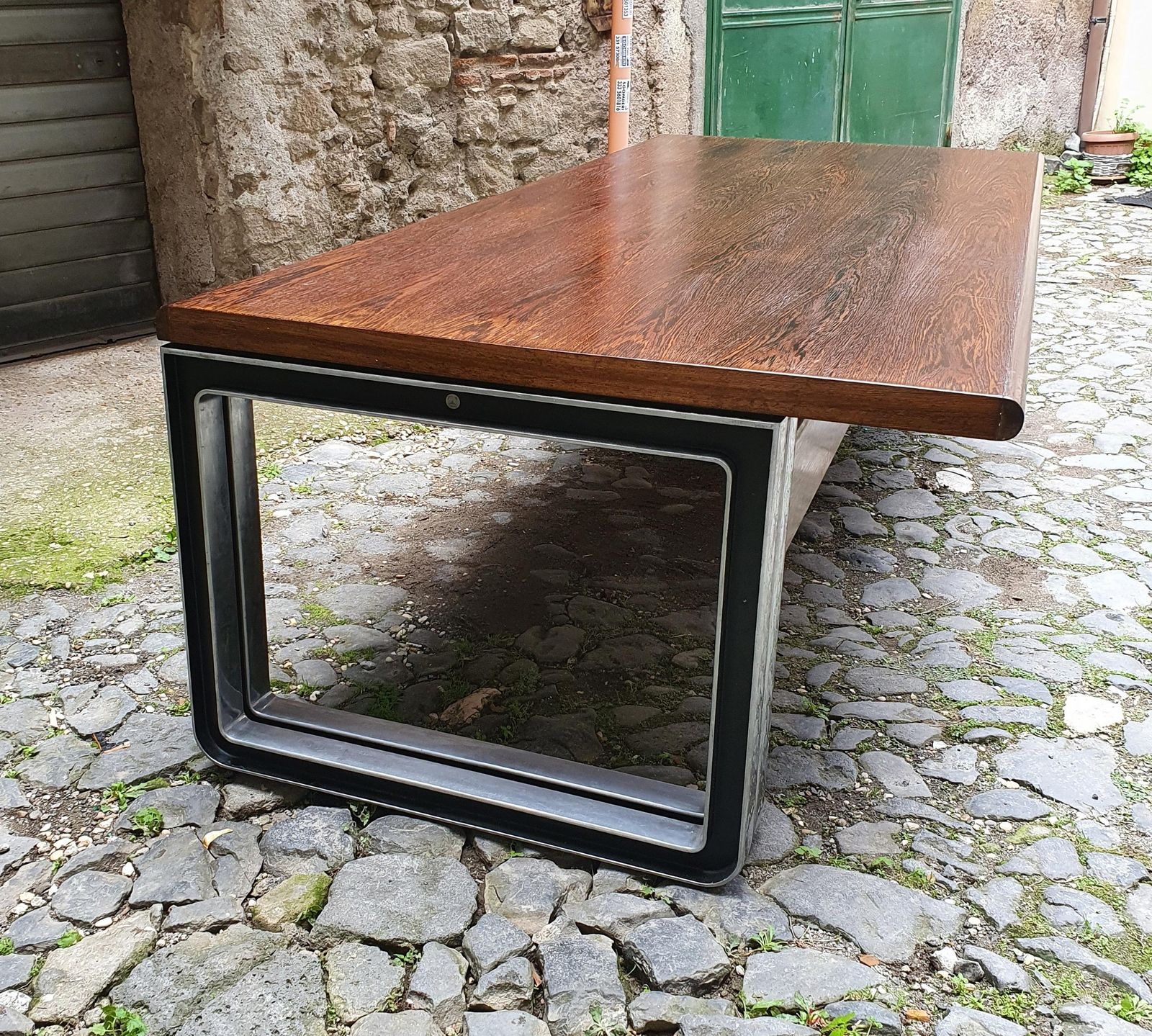 8680.0 Large Desk T333 By Eugenio Gerli And Osvaldo Borsani For Tecno Italy photo