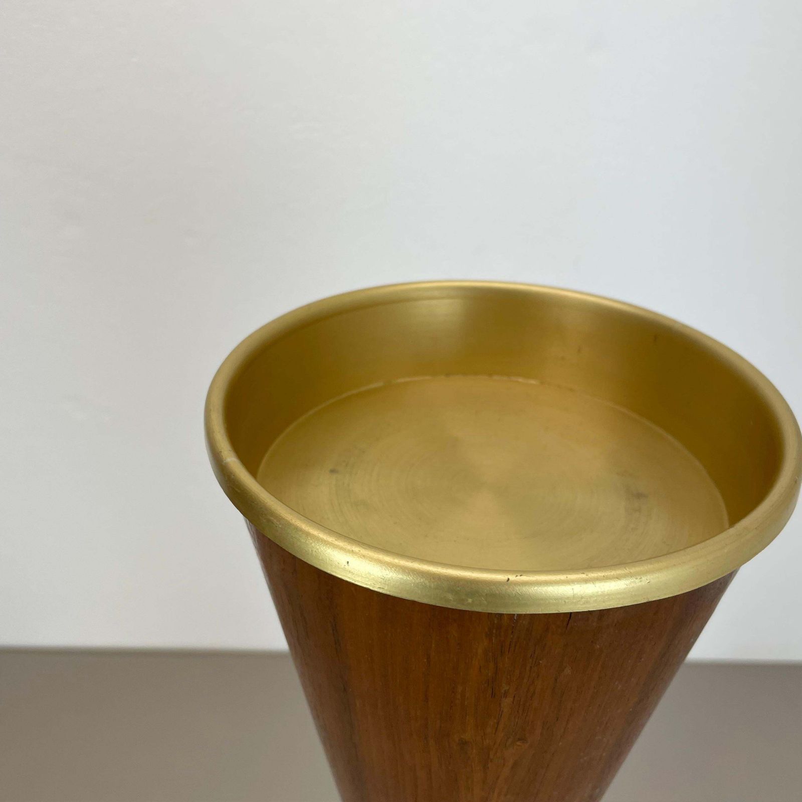 55cm Minimalistic Diabolo Metal And Walnut Plant Stand Element, Italy, 1950s photo 799.0