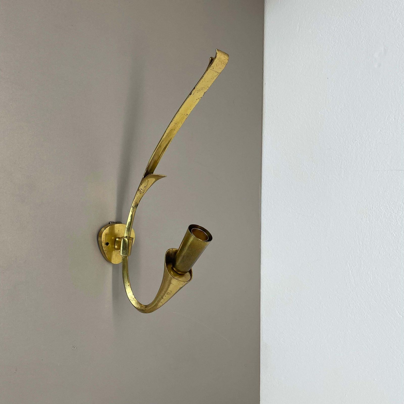 Rare Minimalist 41cm Brass Stilnovo Style Theatre Wall Light Sconce, Italy 1950s photo Lighting