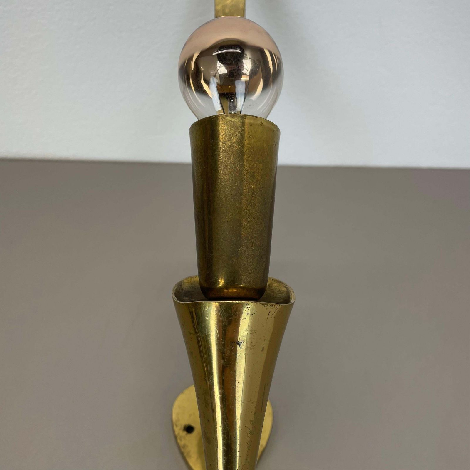Rare Minimalist 41cm Brass Stilnovo Style Theatre Wall Light Sconce, Italy 1950s photo vinterior