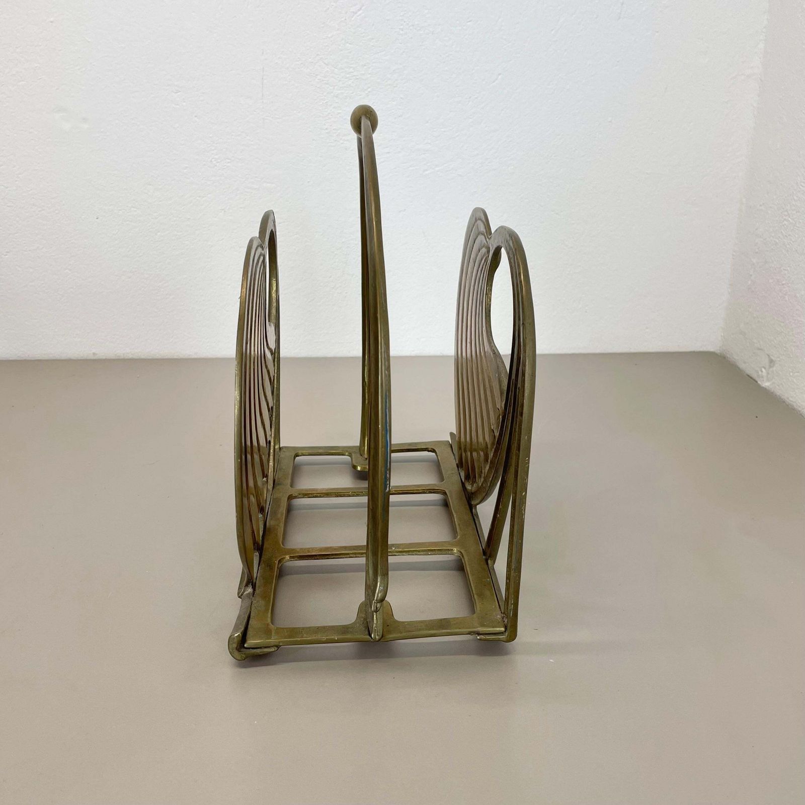Home Decor Hollywood Regency 4.8kg Brutalist Solid Brass Magazine Holder Stand, Italy 1970s photo