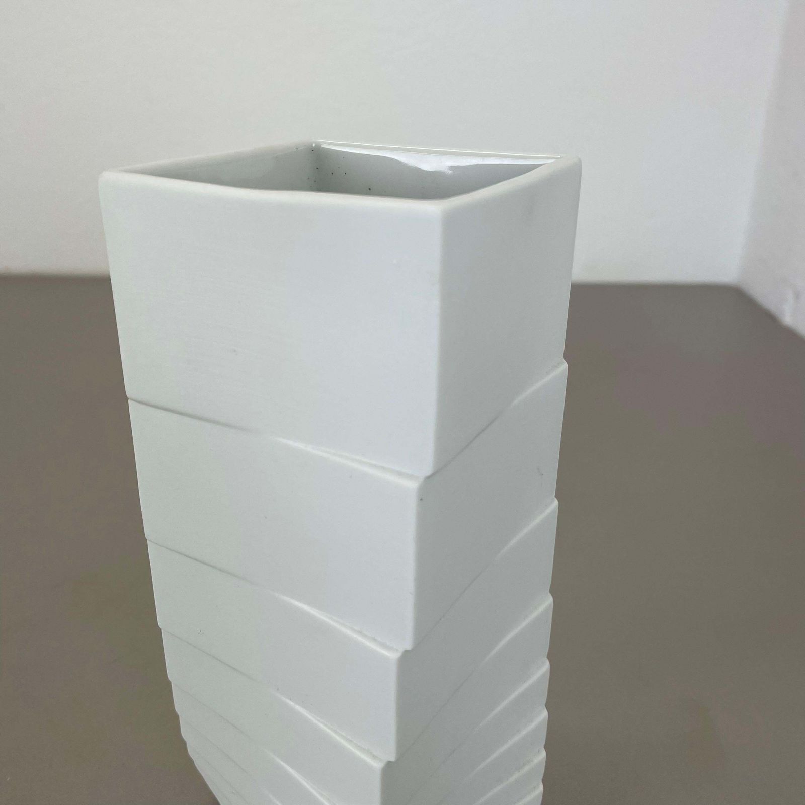 Large 22cm Op Art Vase Porcelain Vase By Martin Freyer For Rosenthal, Germany photo vinterior