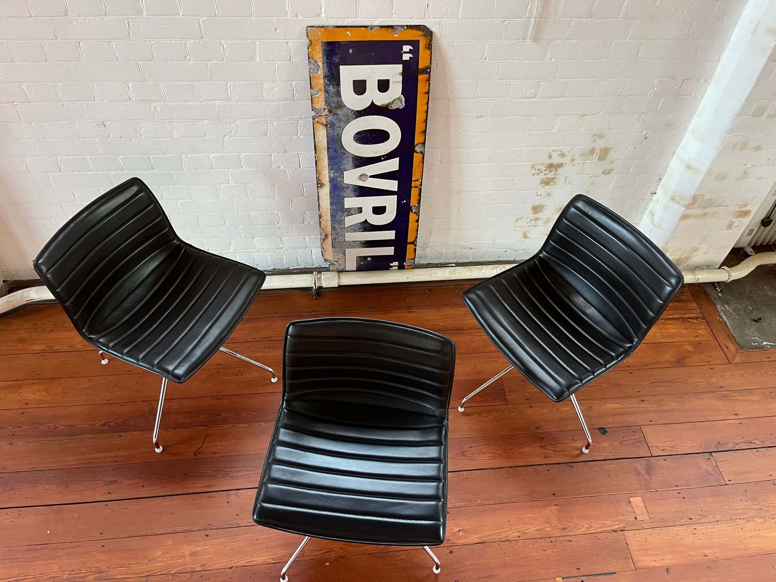Arper Catifa 53 Chair Leather Studio : Swivel Chair photo 424.0