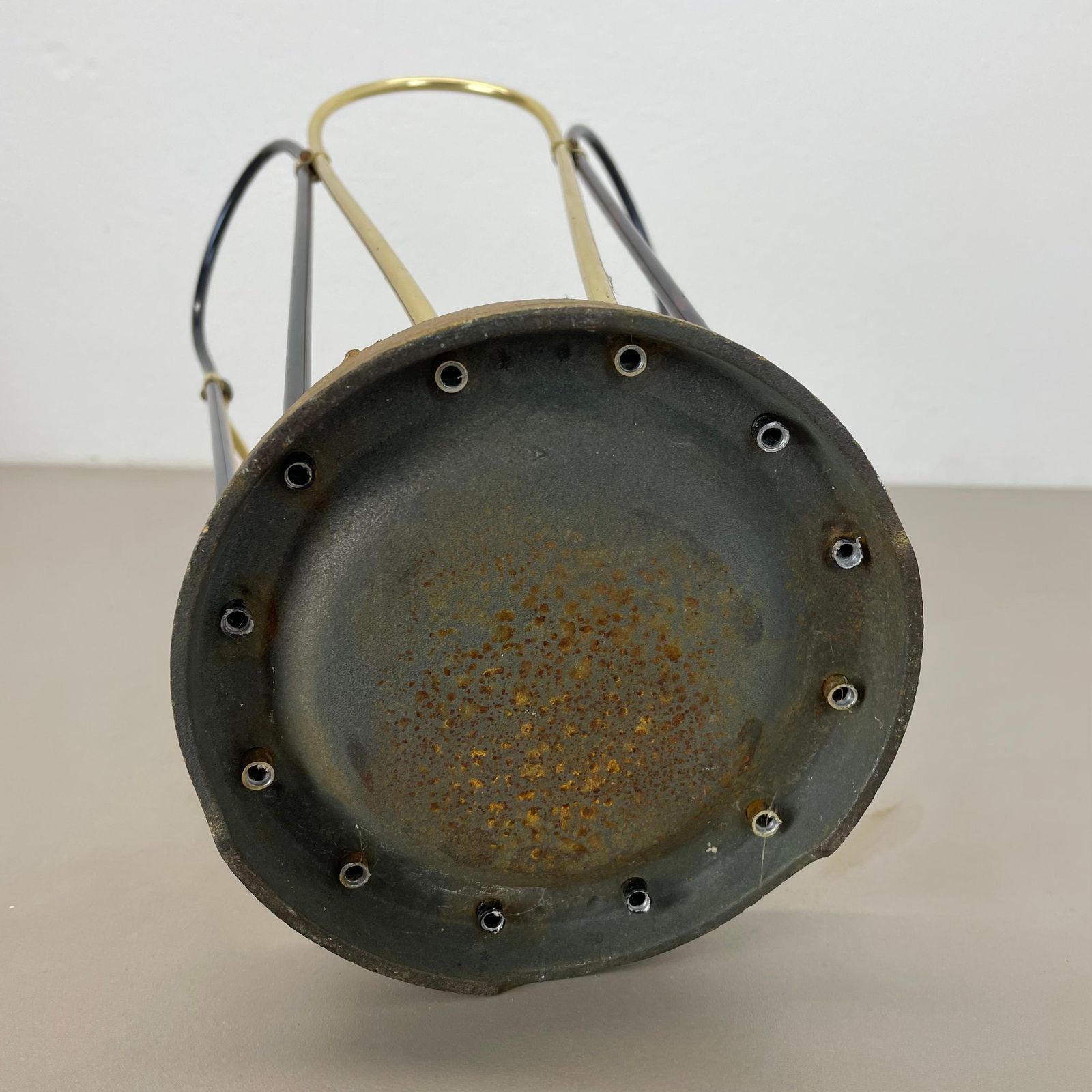 photo vintage Original Mid Century Metal Brass Modernist Bauhaus Umbrella Stand Germany, 1950s