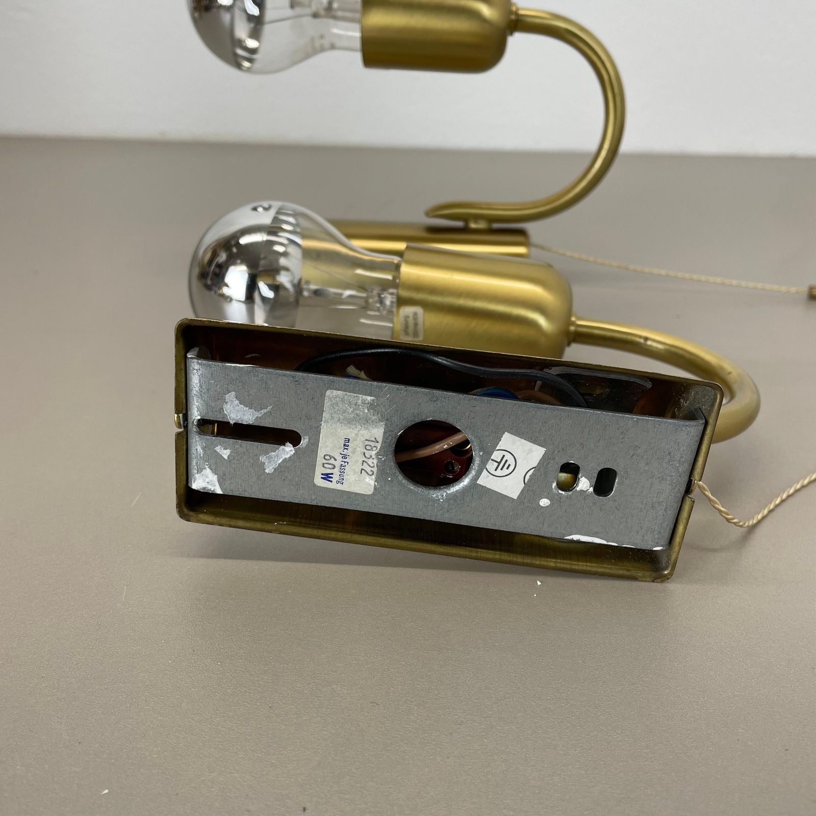 531.0 Set Of Two Minimalist Brass Wall Lights Sconces, Italy 1970s photo