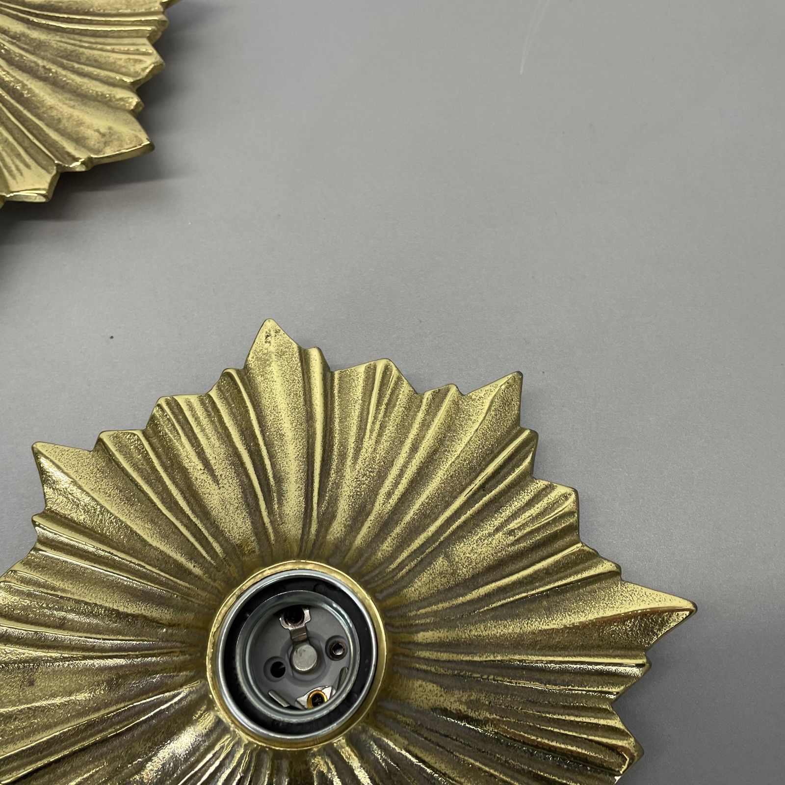 photo vinterior Set Of Three Brutalist Bronze Sunburst Wall Ceiling Light Sconces, Italy 1950s
