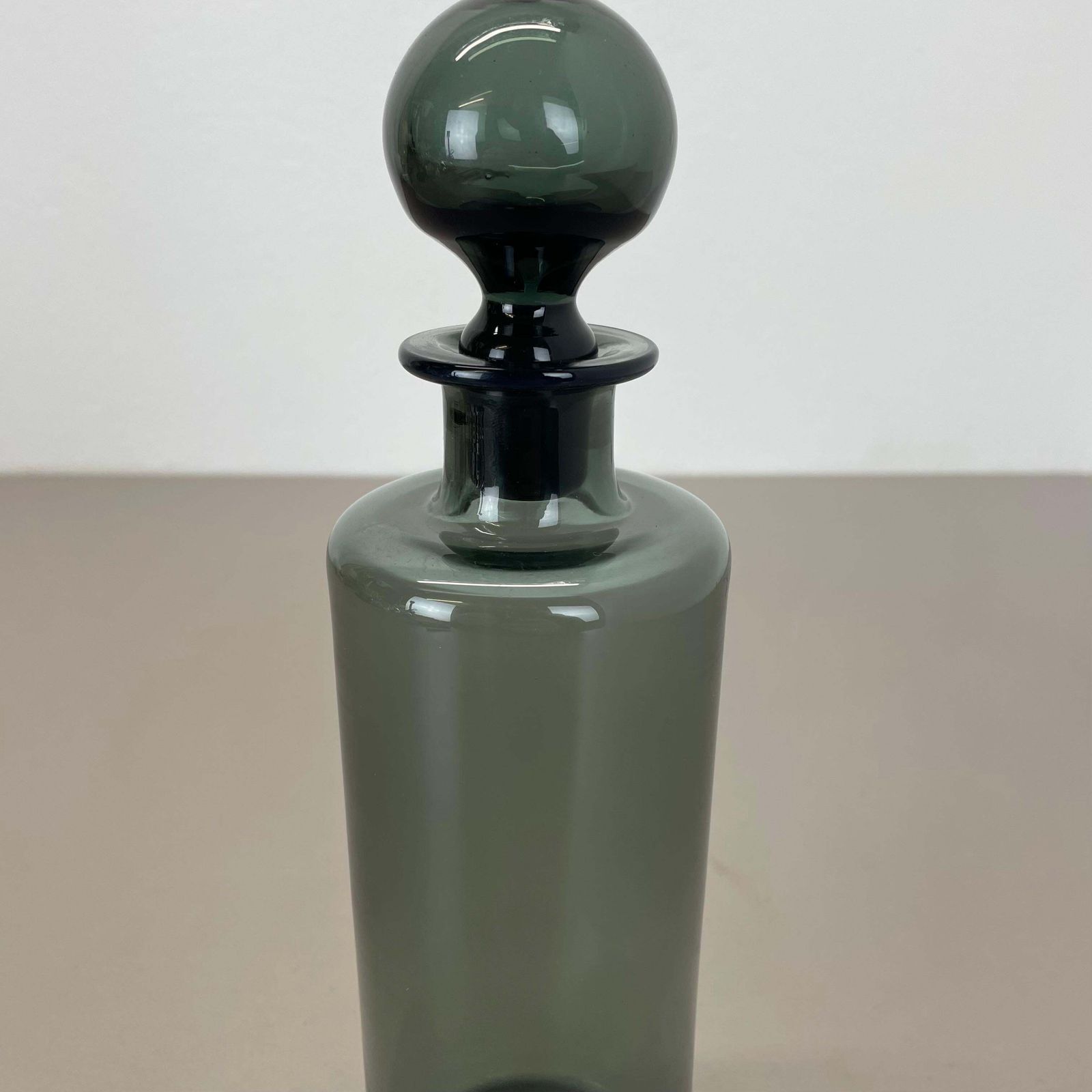 Rare Green Glass Decanter By Saara Hopea For Nuutajärvi Notsjö, Finland 1970s photo vinterior