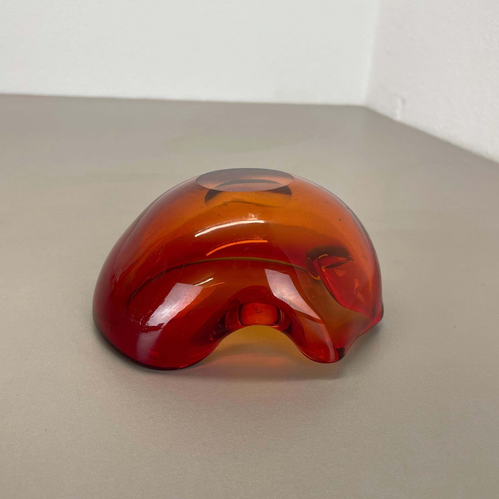 photo vinterior Rare Murano Glass "Red Yellow"  Bowl Element Shell Ashtray Murano, Italy, 1970s