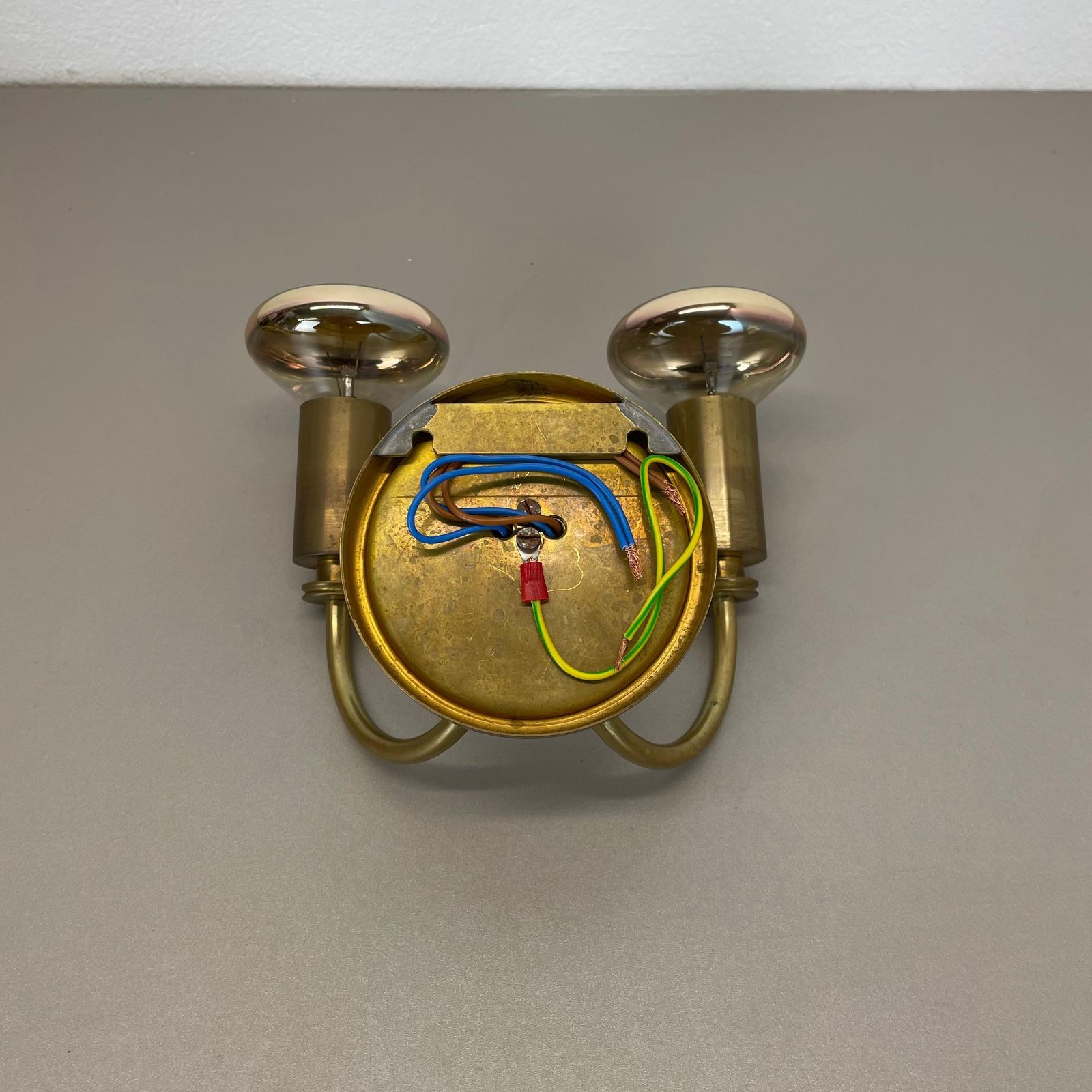 photo vinterior Small 2 Lights Modernist Brass Floral Theatre Wall Light Sconce, France, 1950s