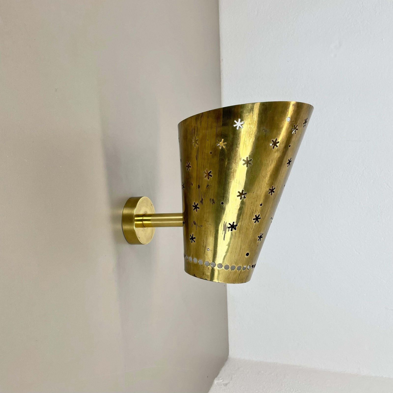 photo for sale Rare Minimalist Brass "Stars" Theatre Wall Light By Stilnovo Attrib. Italy 1950s