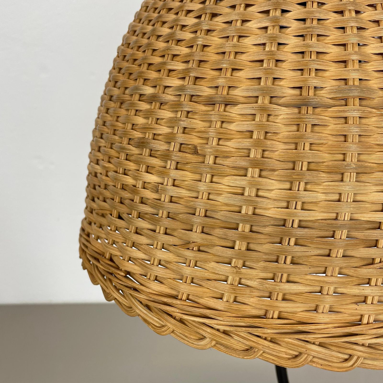 Xxl 57cm Beautiful Kalmar Style Metal + Rattan Tripod Table Light, Austria 1960s photo vintage