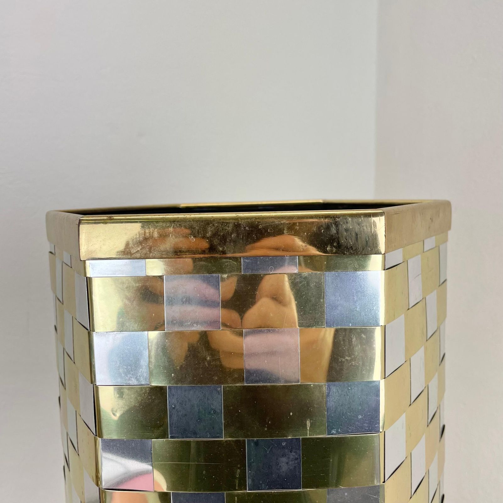 photo vinterior Abstract Hexagonal Bicolor Umbrella Stand In Style Of Paul Evans, Italy 1970s
