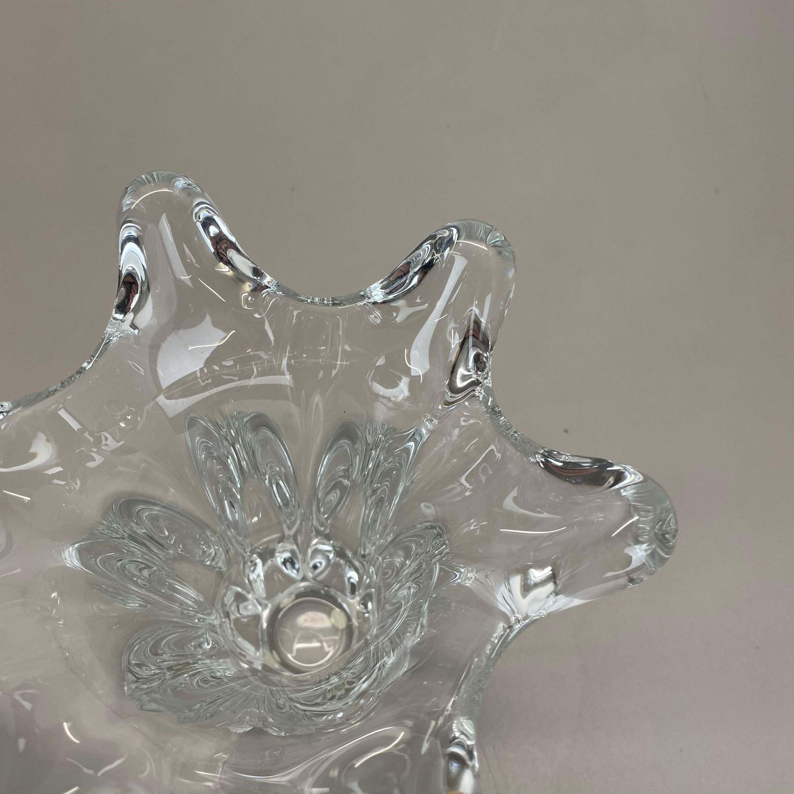 708.0 Small Lucid 21cm Floral Bubble Crystal Glass Vase By Art Vannes, France, 1970s photo