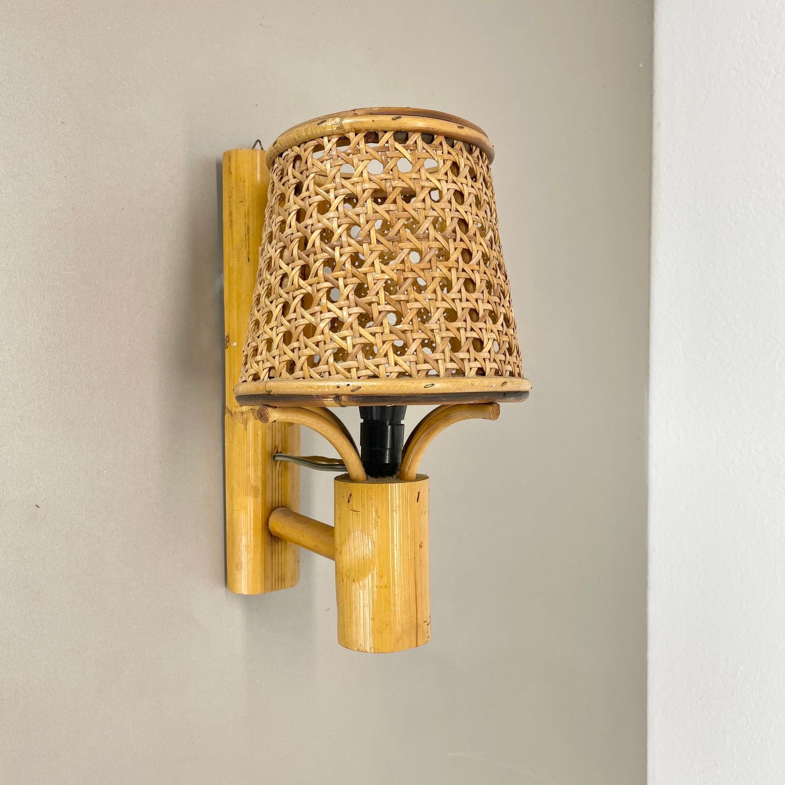 photo vinterior Rare Bamboo, Wicker And Rattan Wall Light In Louis Sognot Style, France, 1950s