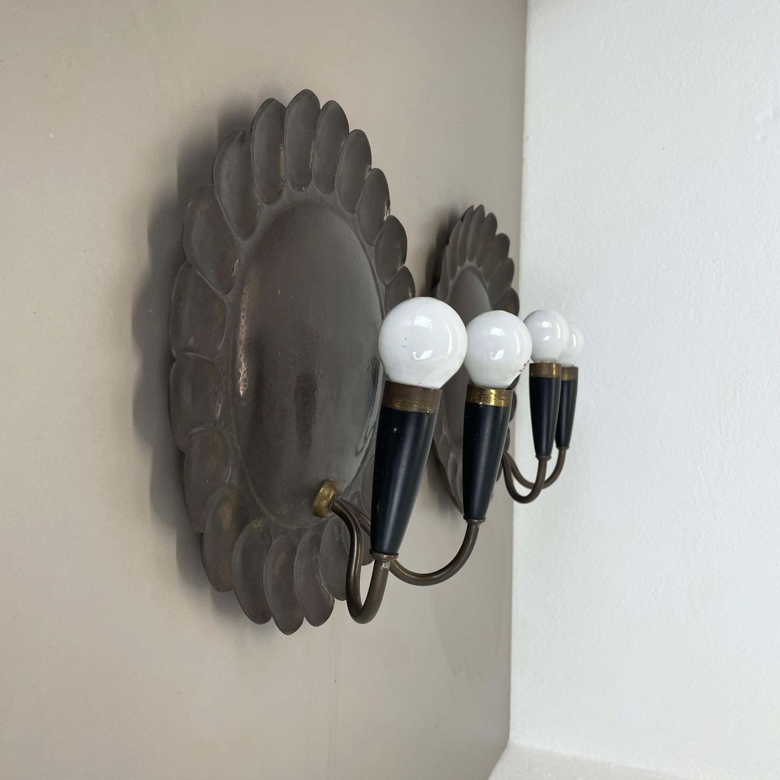 Set Of 2 Brass 31cm Gio Ponti Style Theatre Wall Light Sconces, Italy, 1950s photo Lighting