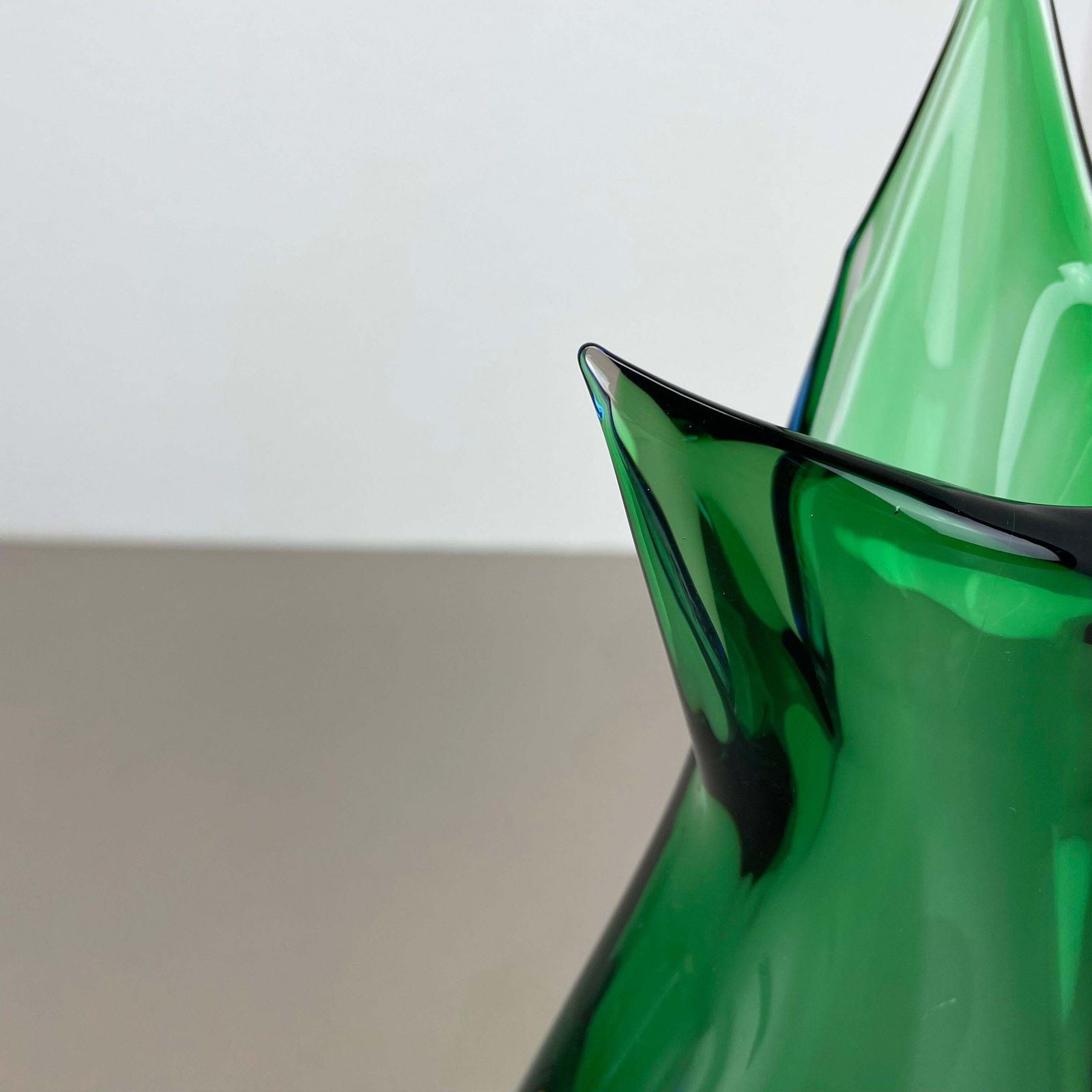 708.0 Large 31cm Green Murano Glass Sommerso Vase By Flavio Poli Attr., Italy, 1970 photo