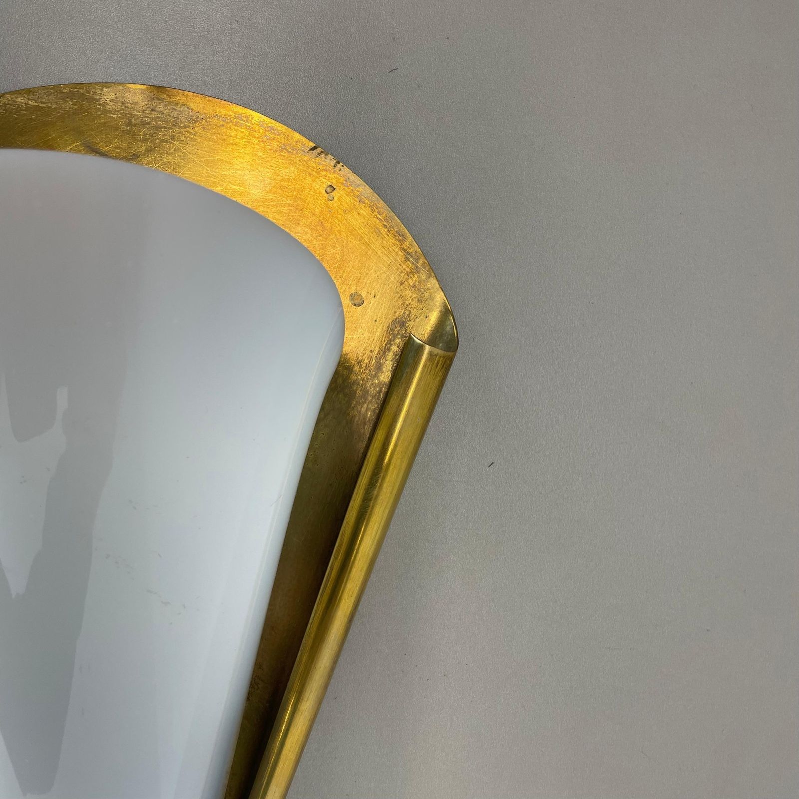 photo furniture Rare Minimalist Brass And Plexiglass Stilnovo Style Wall Light, Italy 1950s