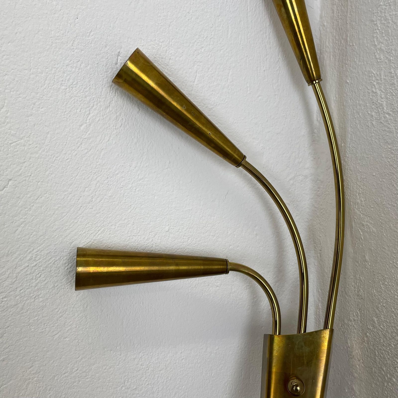 Rare Minimalist 53cm Brass Stilnovo Style Theatre Wall Light Sconce, Italy 1950s photo vinterior
