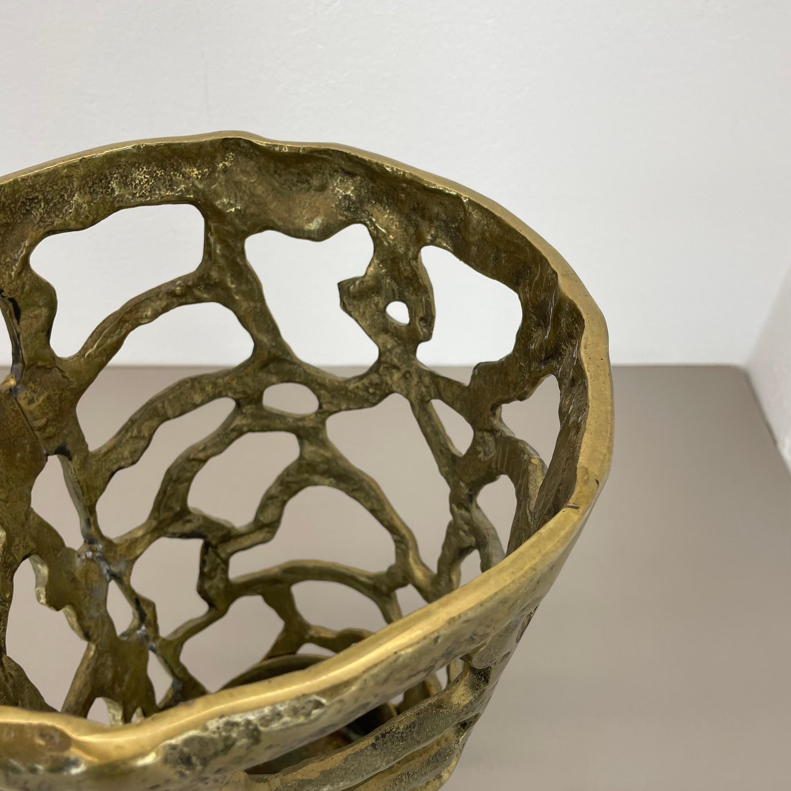 Hollywood Regency Solid 11kg Brutalist Brass Umbrella Stand, Italy, 1970s photo vinterior
