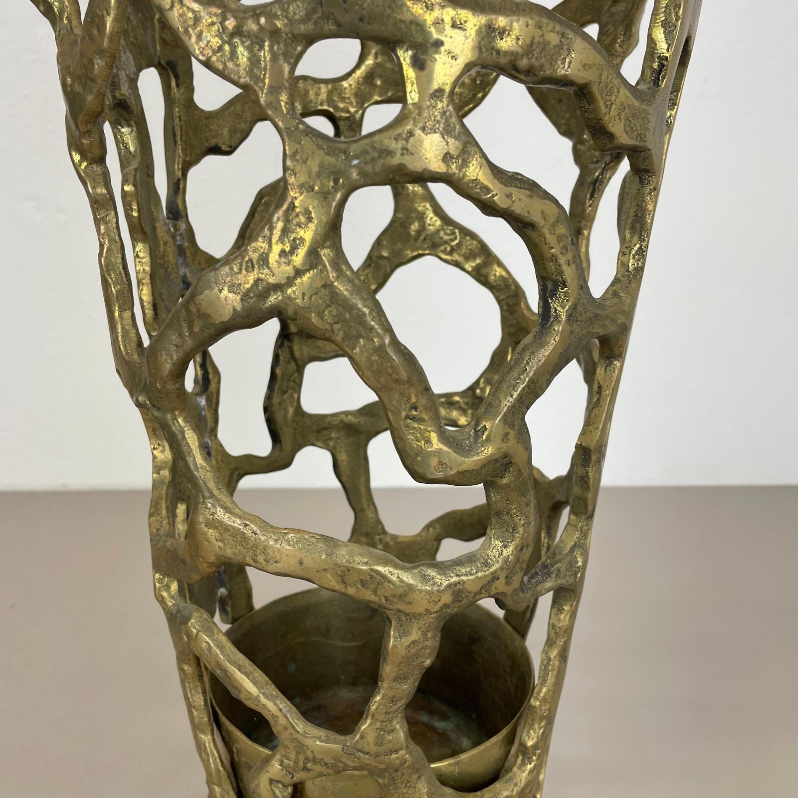 photo furniture Hollywood Regency Solid 11kg Brutalist Brass Umbrella Stand, Italy, 1970s