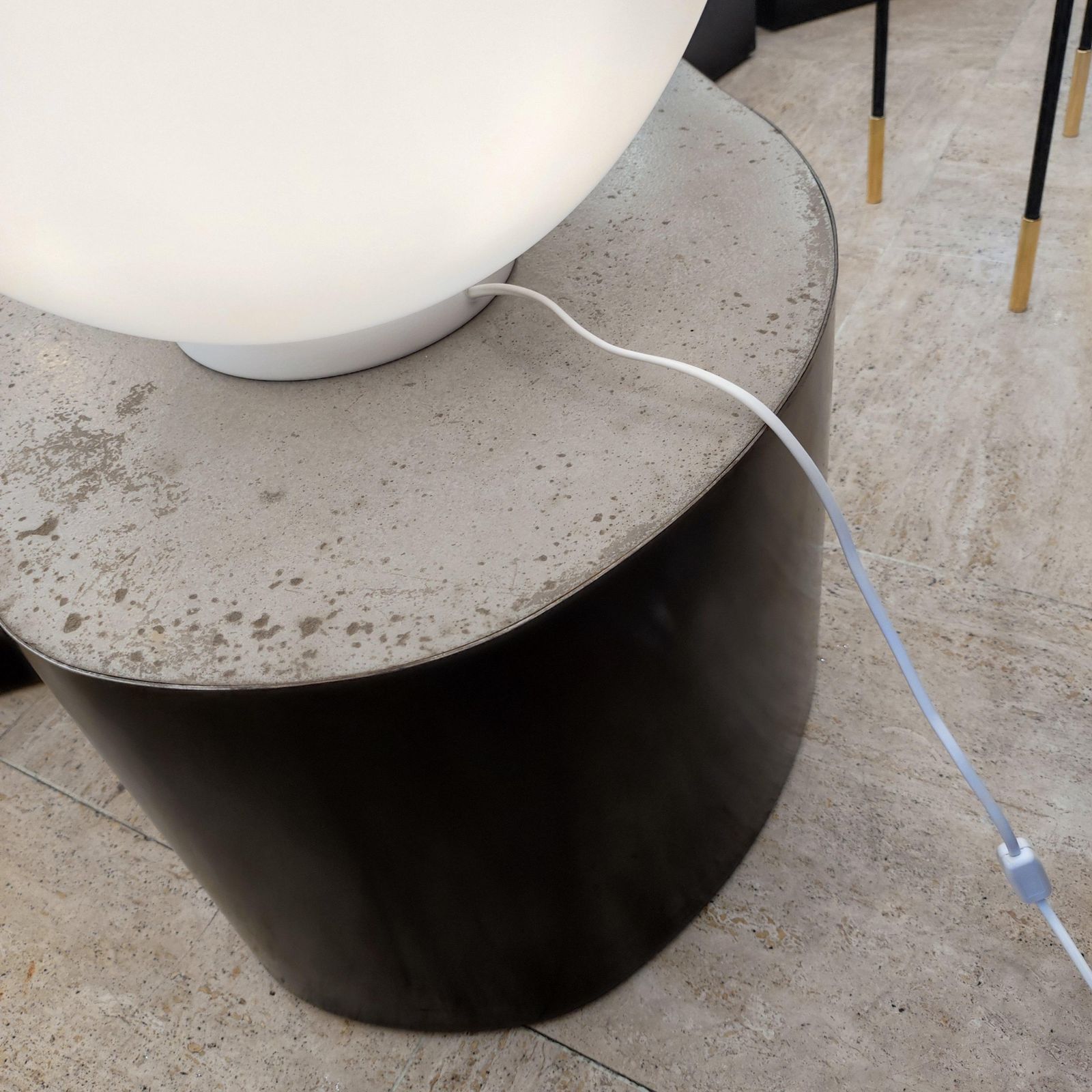 photo vinterior "Egg" Table Lamp In The Taste Of Uovo Lamp By Ben Swildens