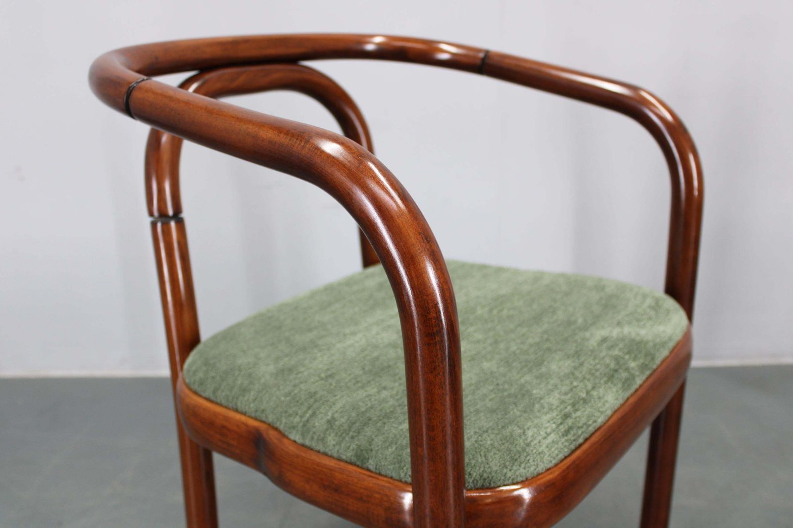 3663.0 1970s Antonin Suman Set Of Six Beech Bentwood Restored Dining Chairs By Ton photo