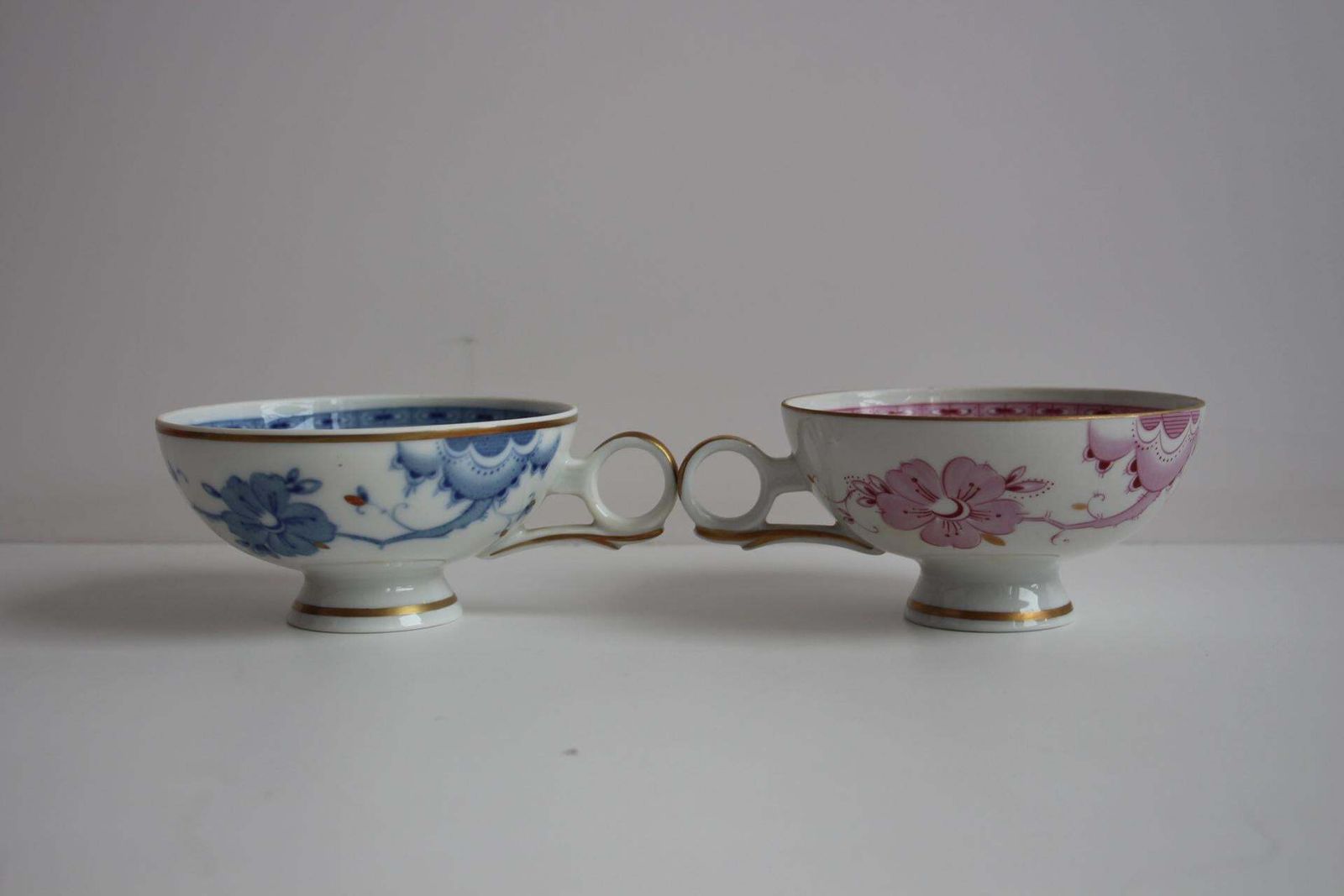 photo vinterior Wallendorf 1764 “Friendship” Porcelain Tea Set – Pink & Blue Service For Two