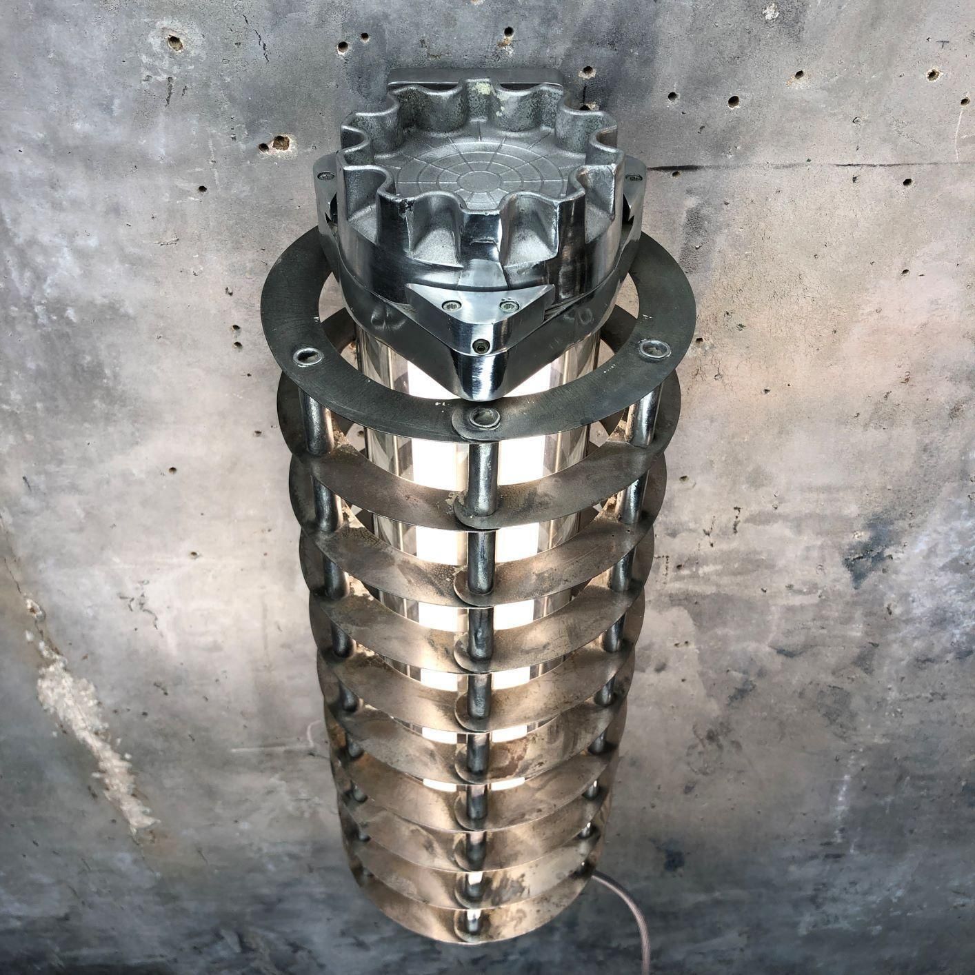Vintage Industrial Wall Mounted Flameproof Led Aluminum Striplight With Cage photo for sale