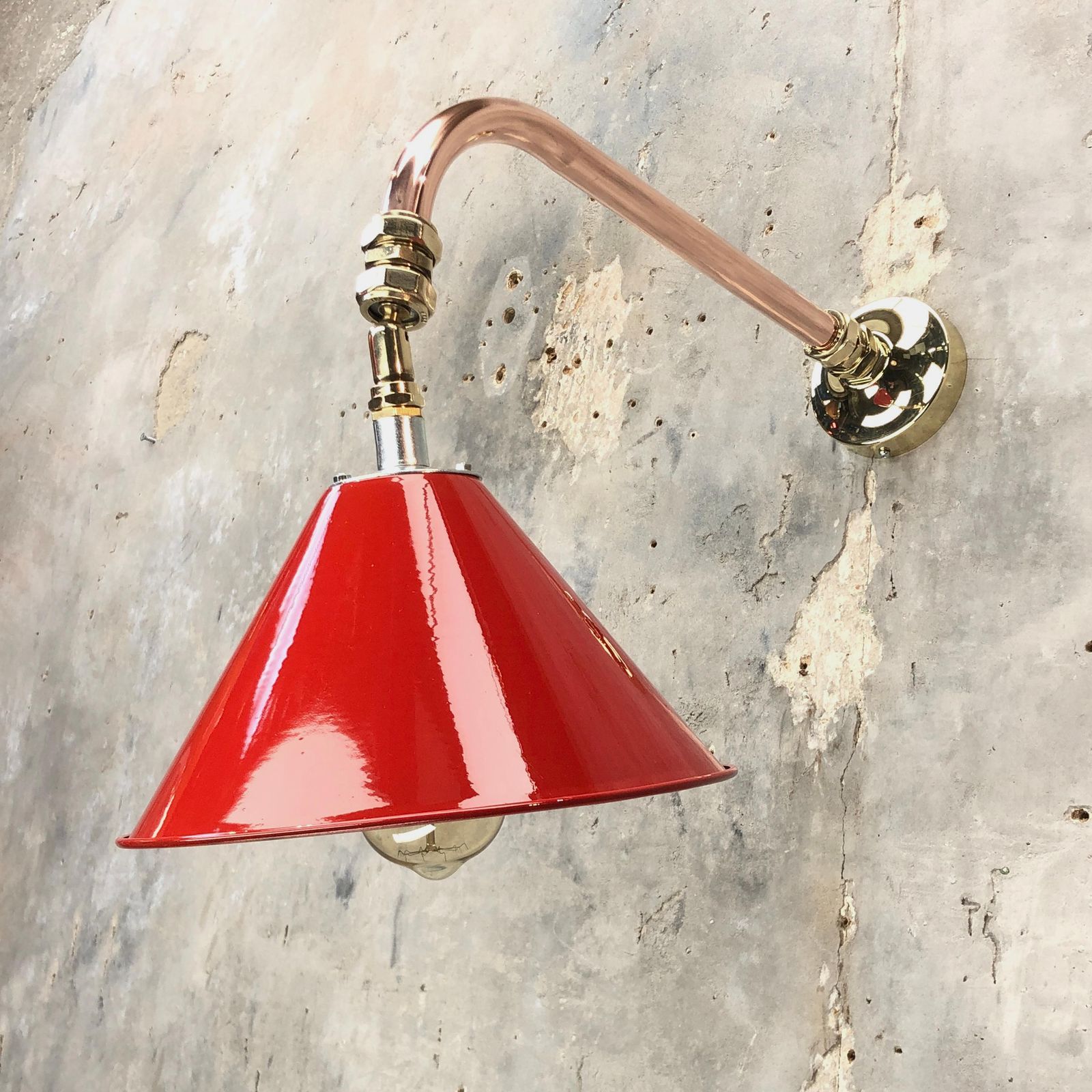 1980 British Army Lamp Shade In Red With Copper Cantilever Wall Lamp Edison Bulb photo 270.0