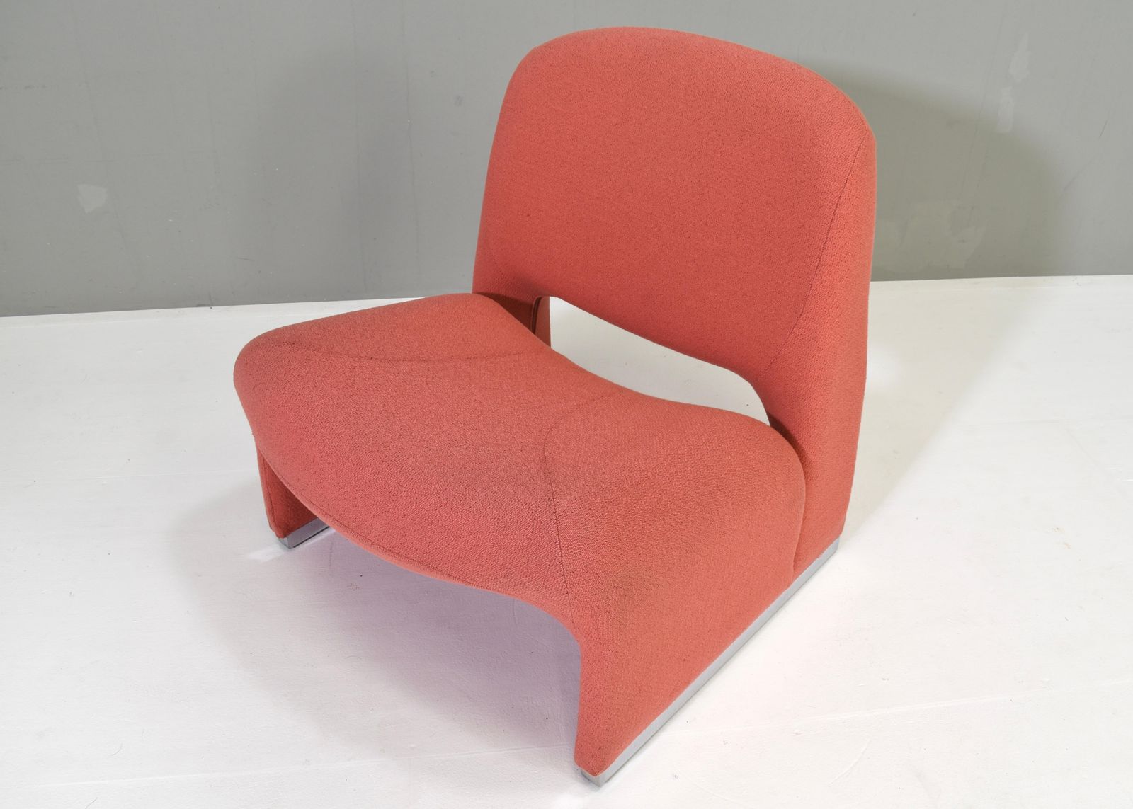 photo furniture ‘Arki’ Lounge Chair By Giancarlo Piretti For Castelli, Italy – 1970