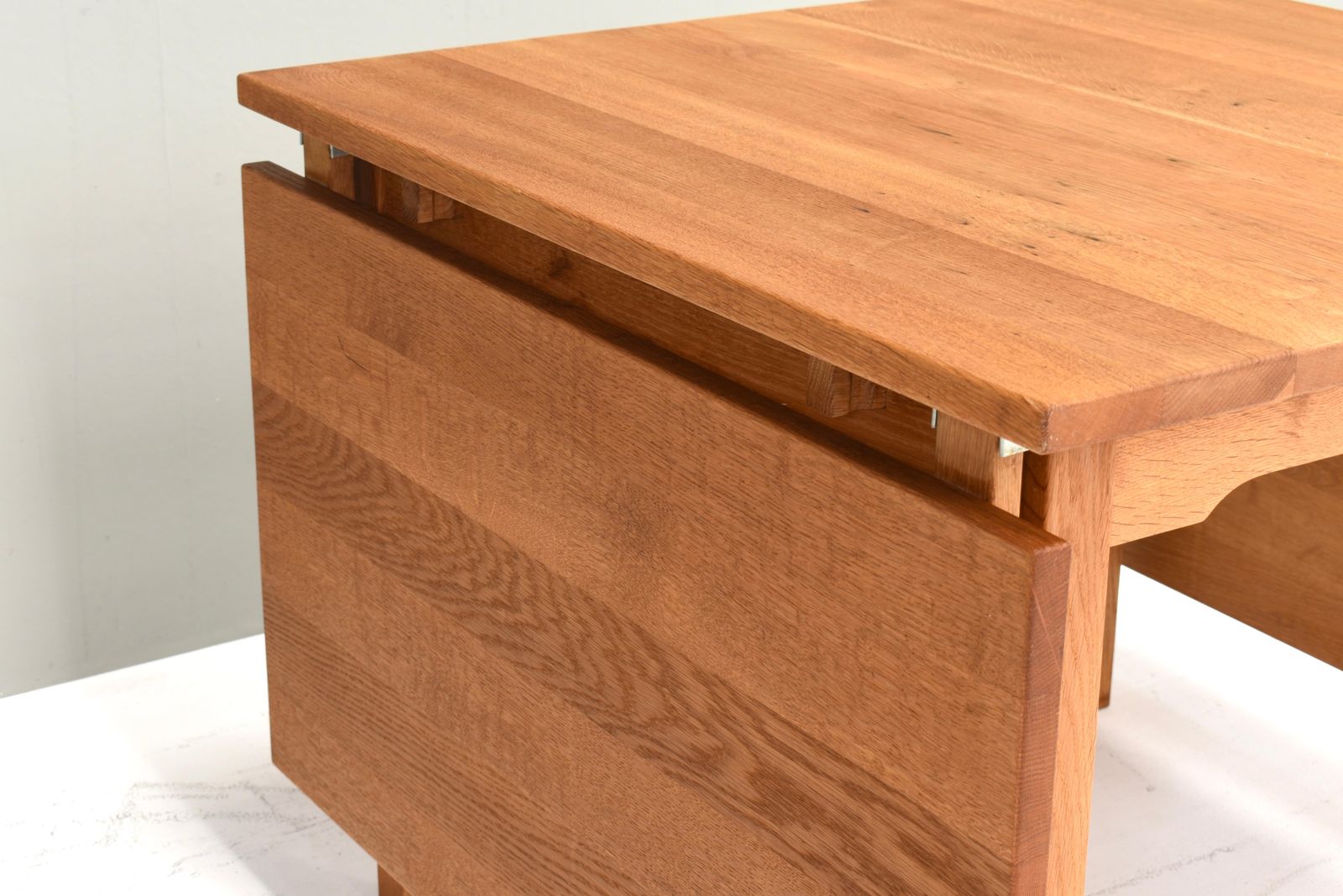 photo vinterior Scandinavian Drop Leaf Dining Table In Solid Oak, Scandinavia   Circa 1970 80