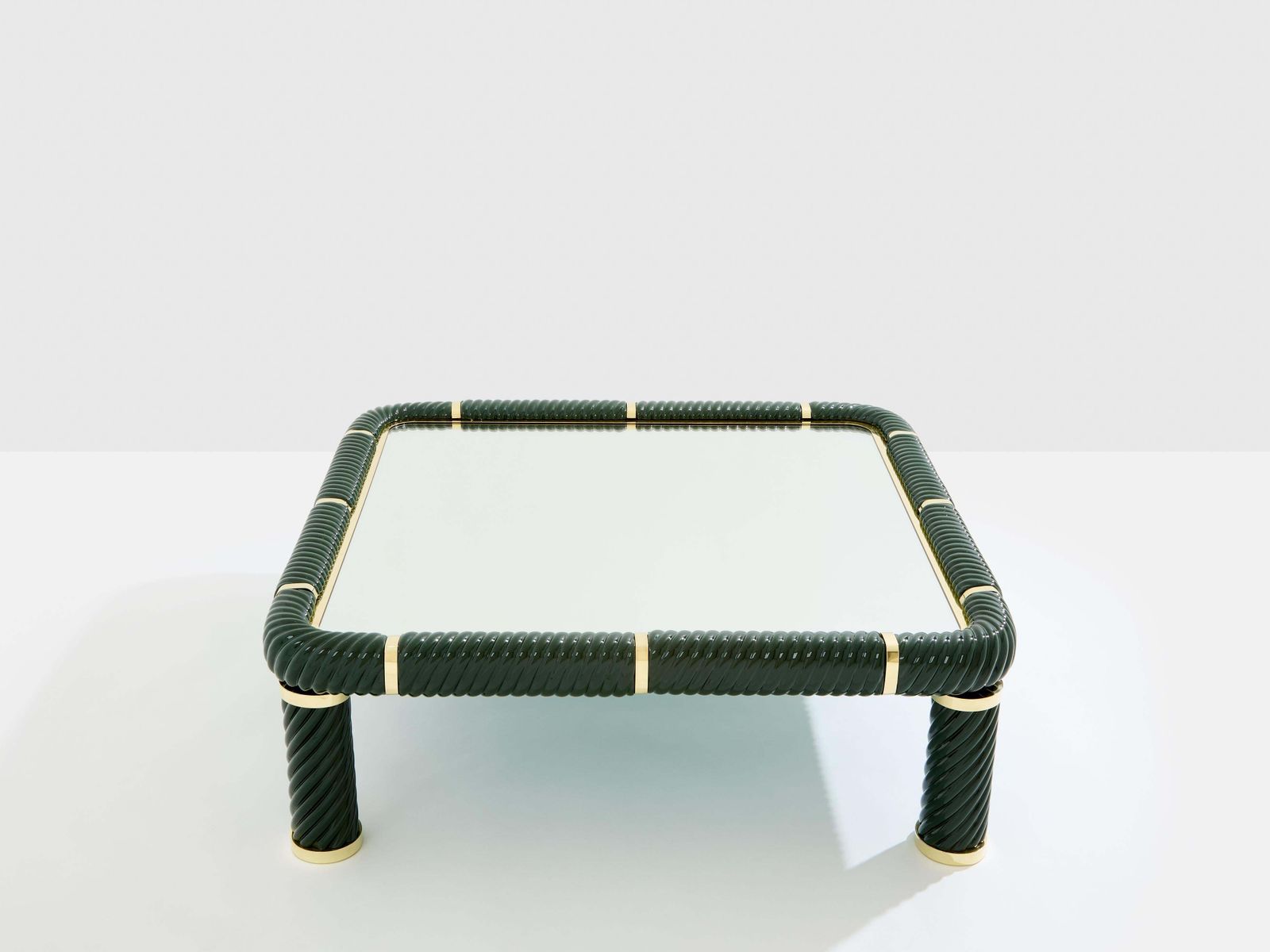 Table basse Tommaso Barbi en céramique vert olive et laiton, années 1970 photo Mobilier