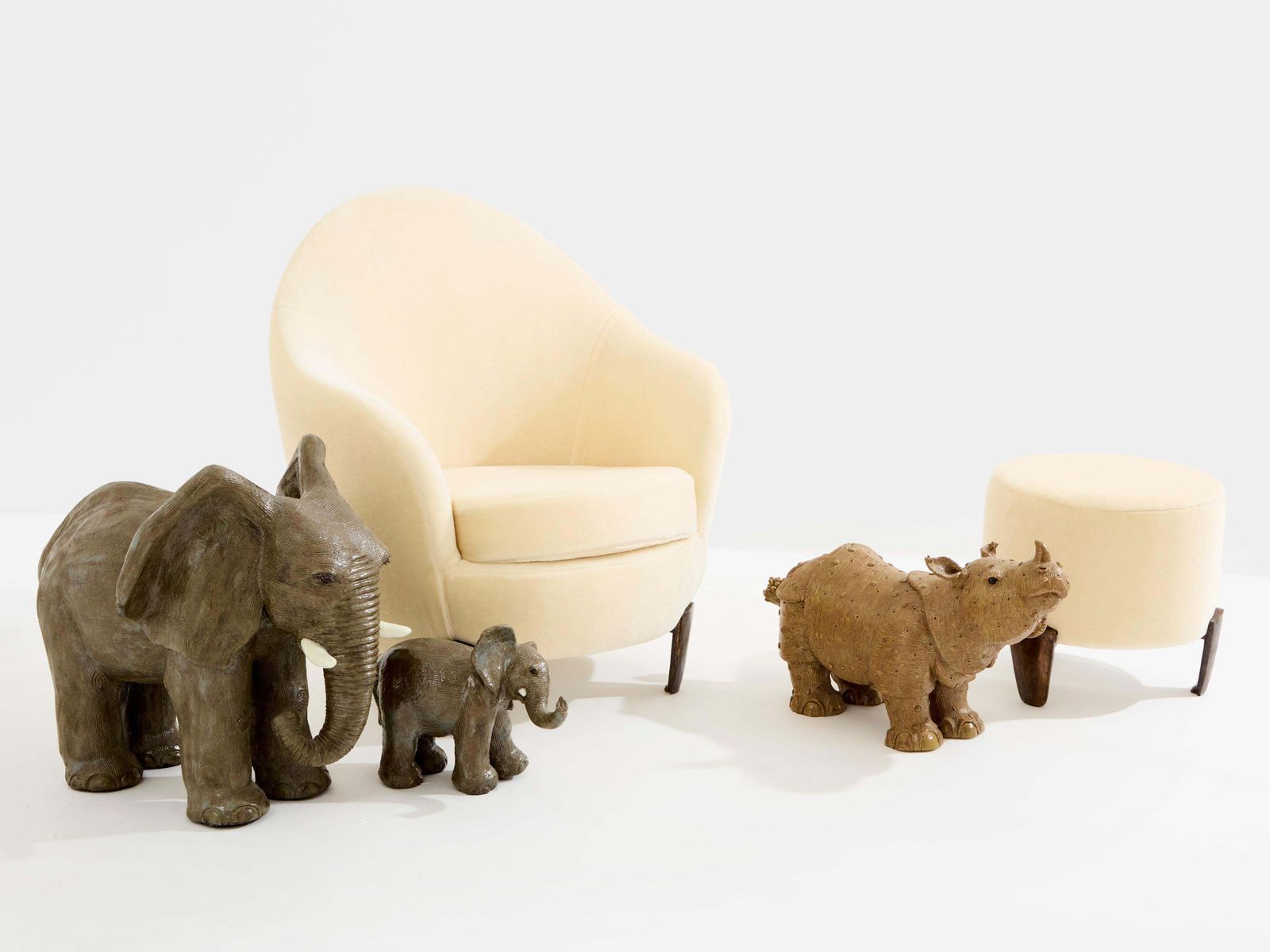 Art Paire de sculptures d'éléphants en grès émaillé par Valérie Courtet, vers 2010 photo