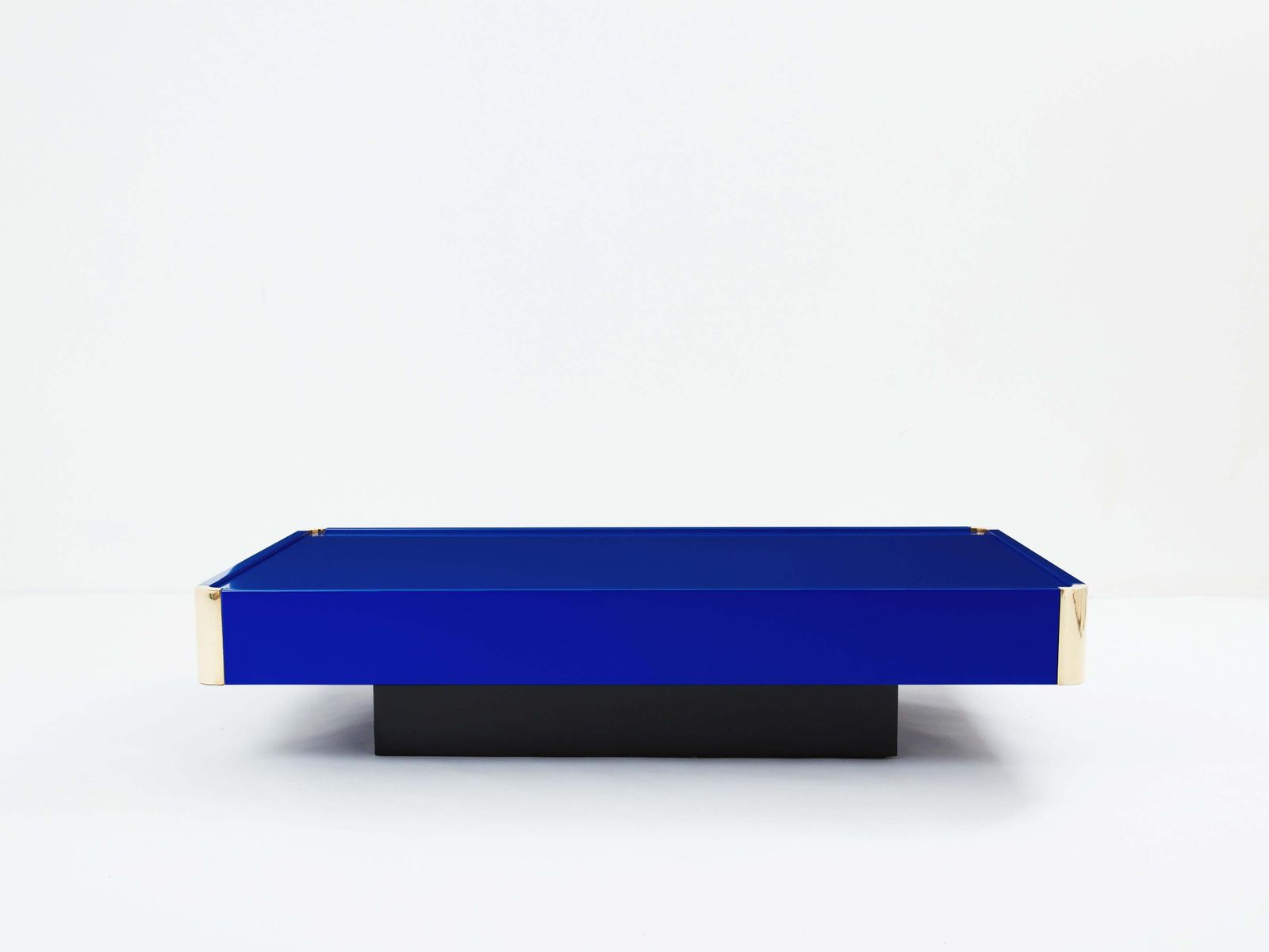 Table basse laquée bleu Majorelle et laiton, attribuée à Willy Rizzo, années 1970 photo vintage