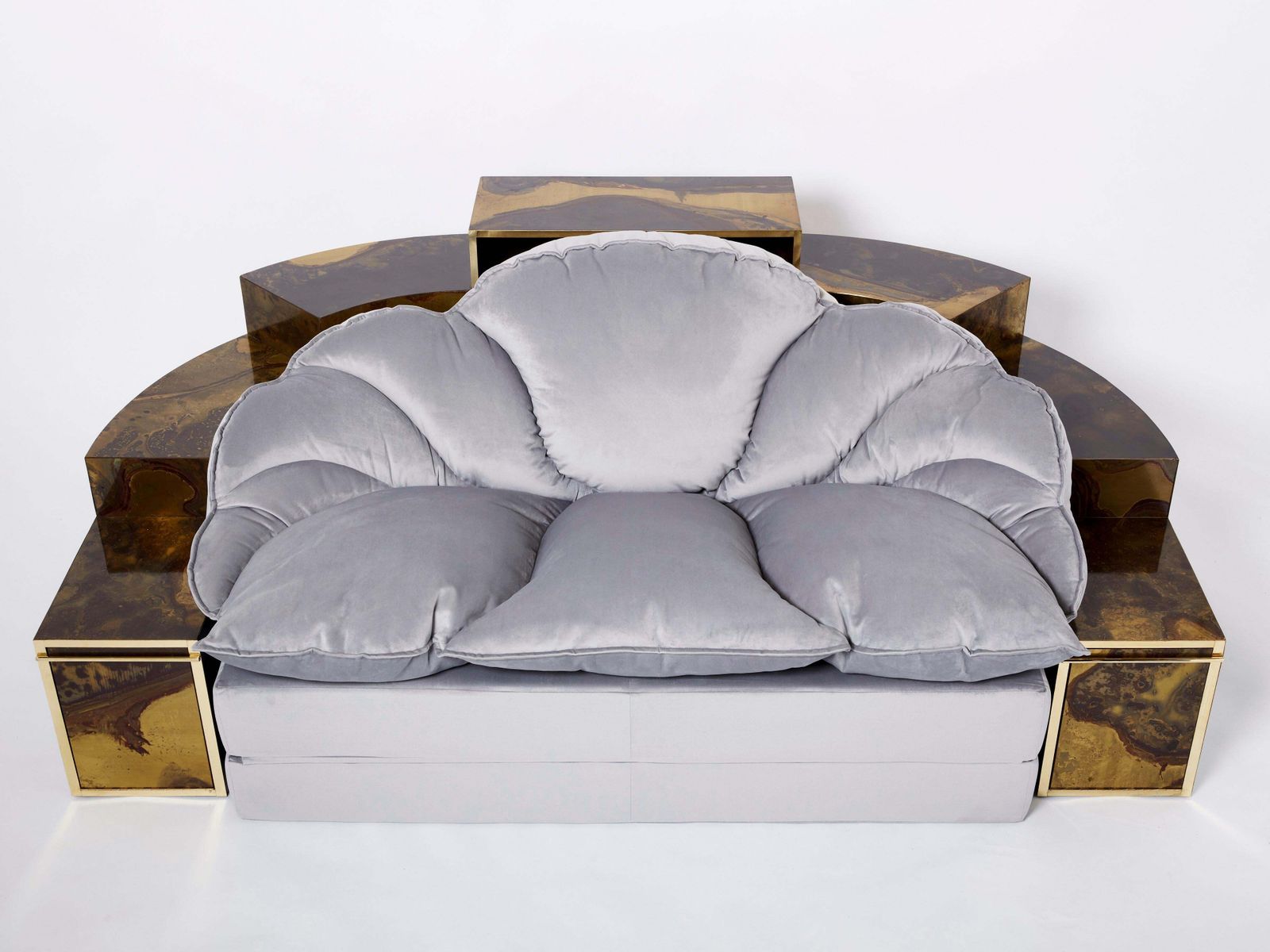 Canapé-lit Isabelle Richard Faure en laiton oxydé et velours, années 1970 photo furniture