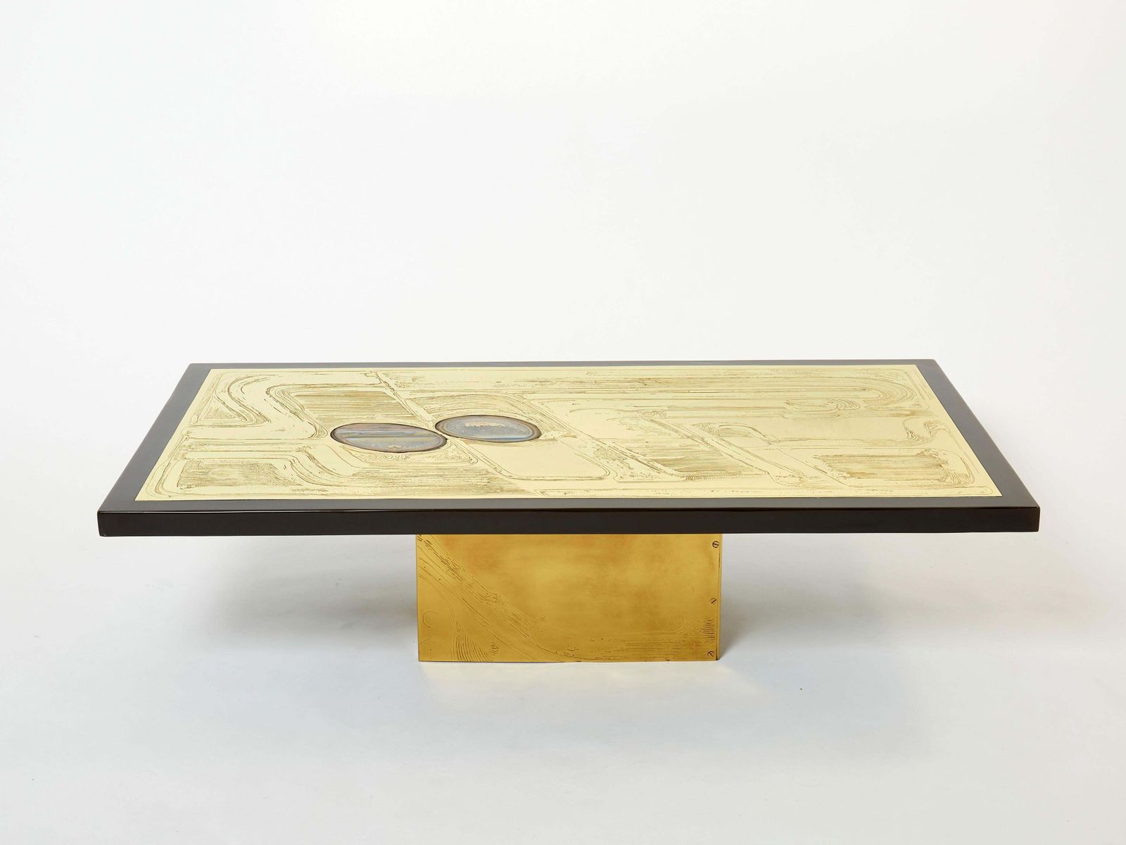 photo buy Table basse belge en laiton gravé avec agates, signée Christian Krekels, 1979