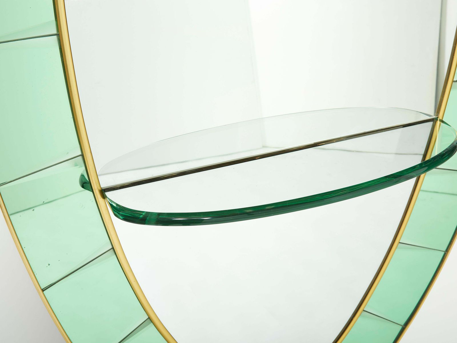 Décoration Miroir ovale Cristal Arte en cristal vert et laiton, années 1950 photo