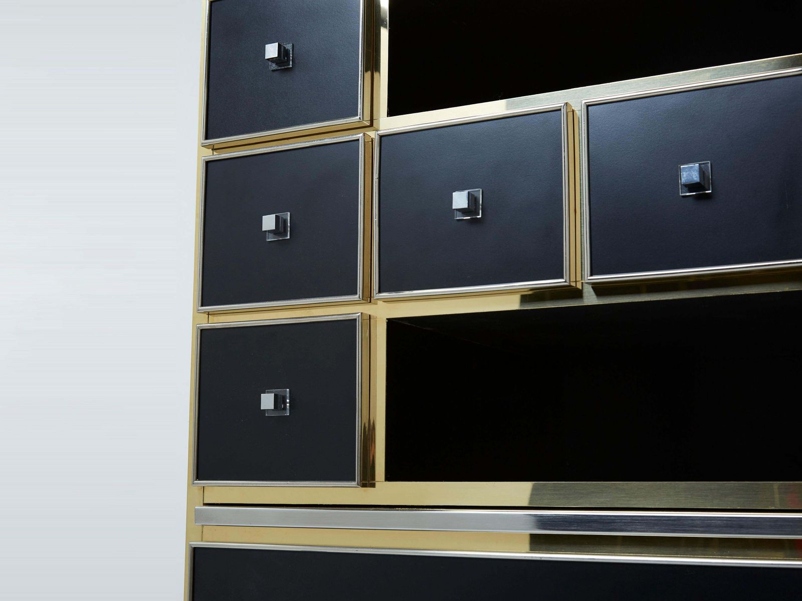 Cabinet secrétaire Michel Pigneres en laiton, chrome et laque noire, années 1970 photo buy
