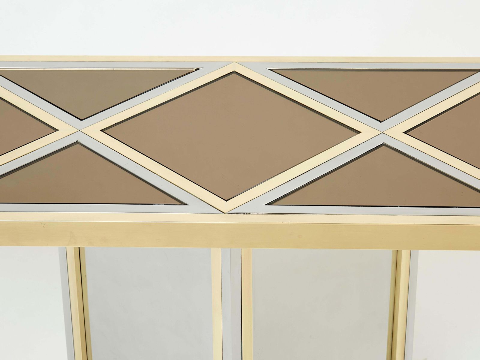 Console en laiton, chrome et acier, plateau en miroir, par Romeo Rega, années 1970 photo for sale