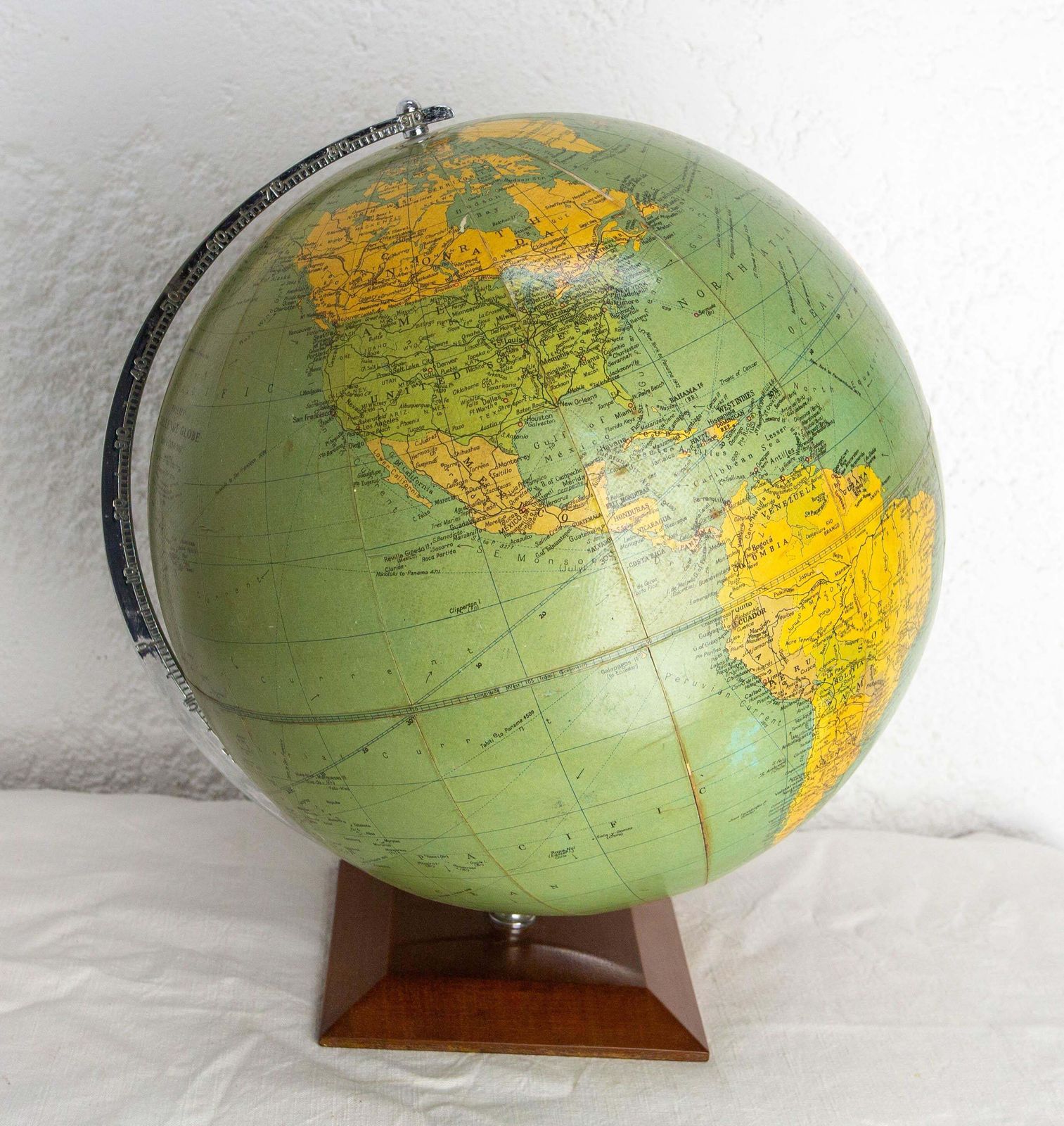 United Kingdom, Earth Globe Philips Challenge, 20th Mid Century 1966 photo furniture