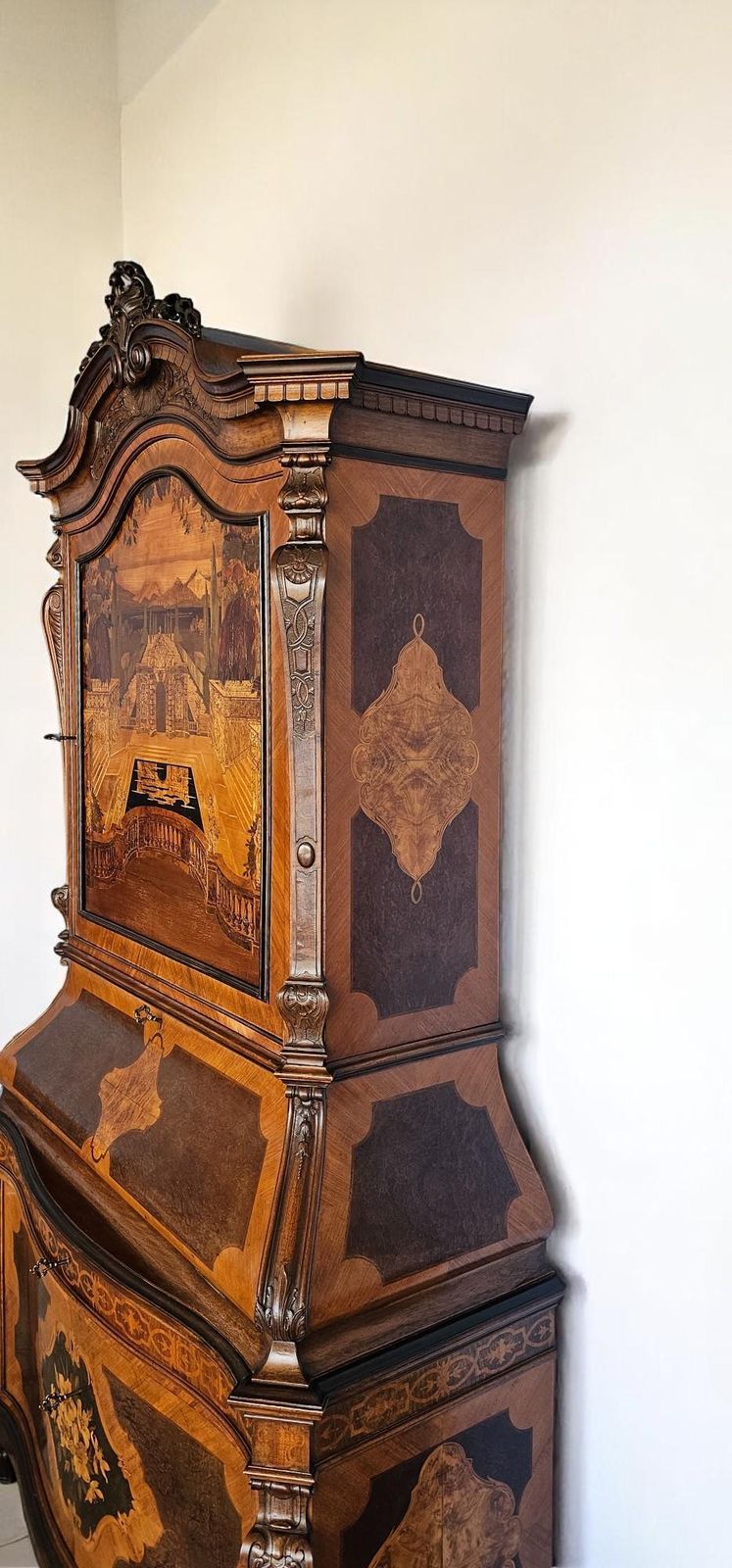 photo vintage Italian Midcentury Sideboard Or Trumeau Inlaid By Pietro Ferrario, Italy 1946