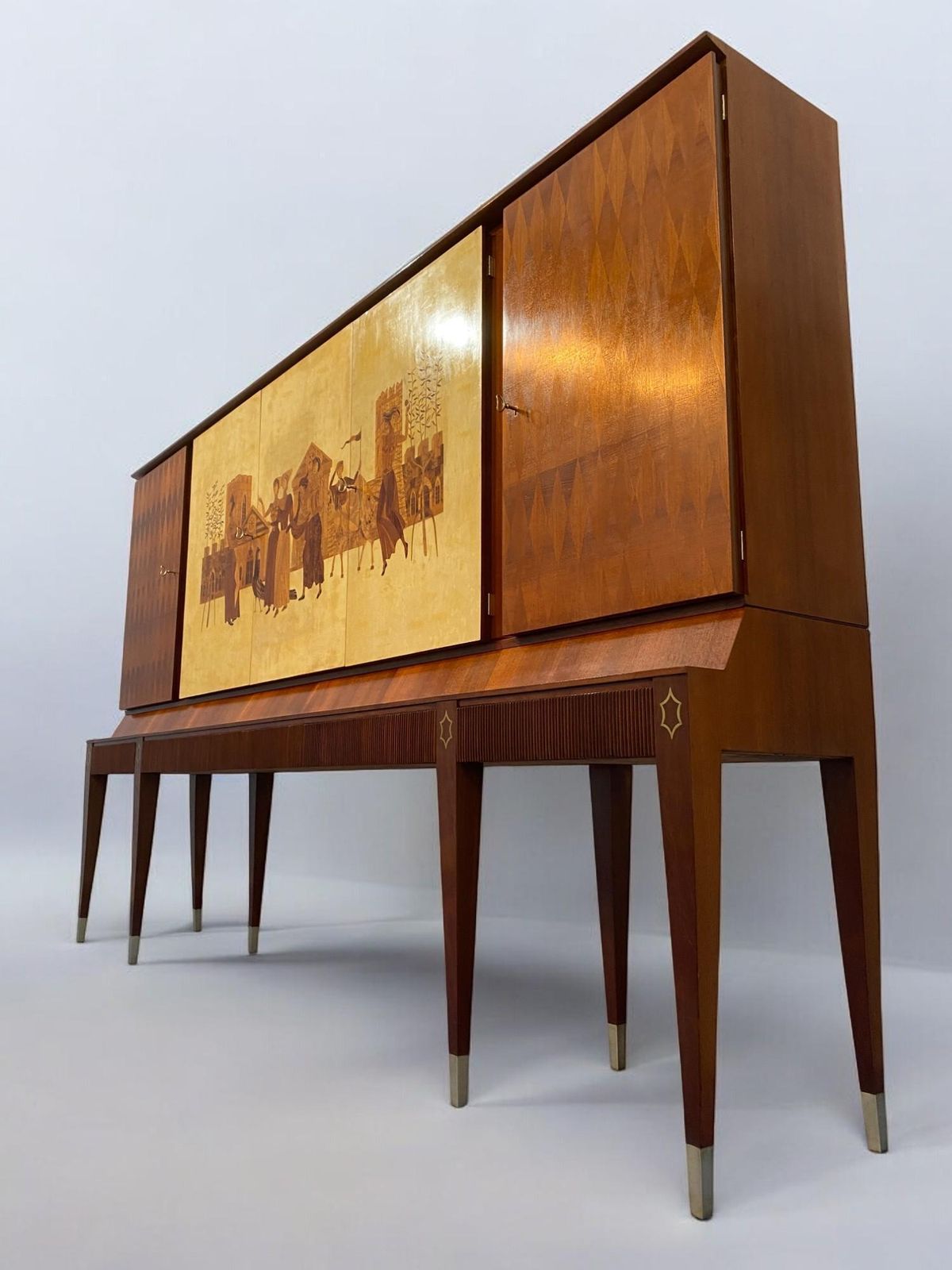 photo buy Credenza Italiana In Pergamena Intarsiata Disegnata Da Paolo Buffa Nel 1950