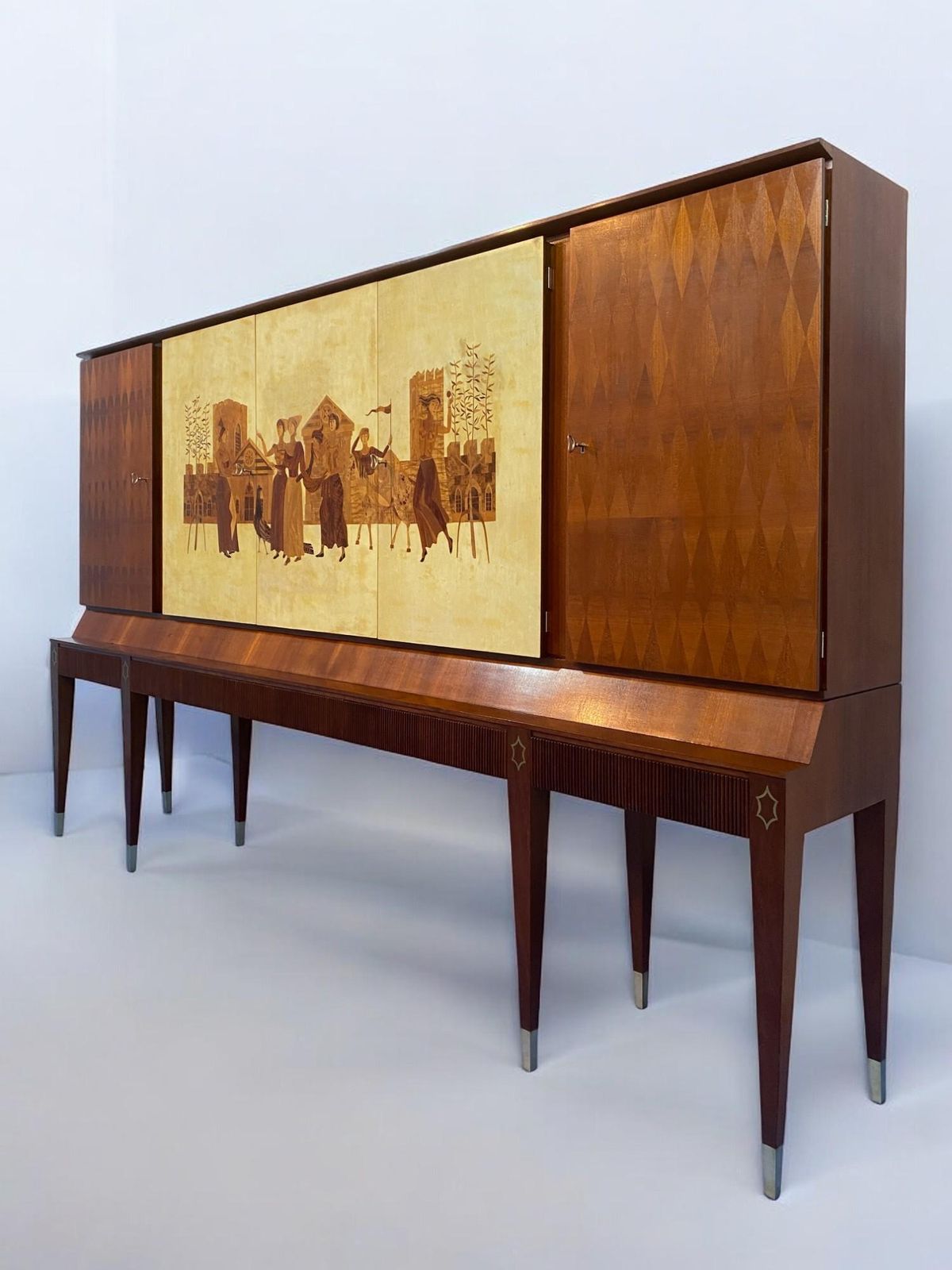 photo vintage Credenza Italiana In Pergamena Intarsiata Disegnata Da Paolo Buffa Nel 1950
