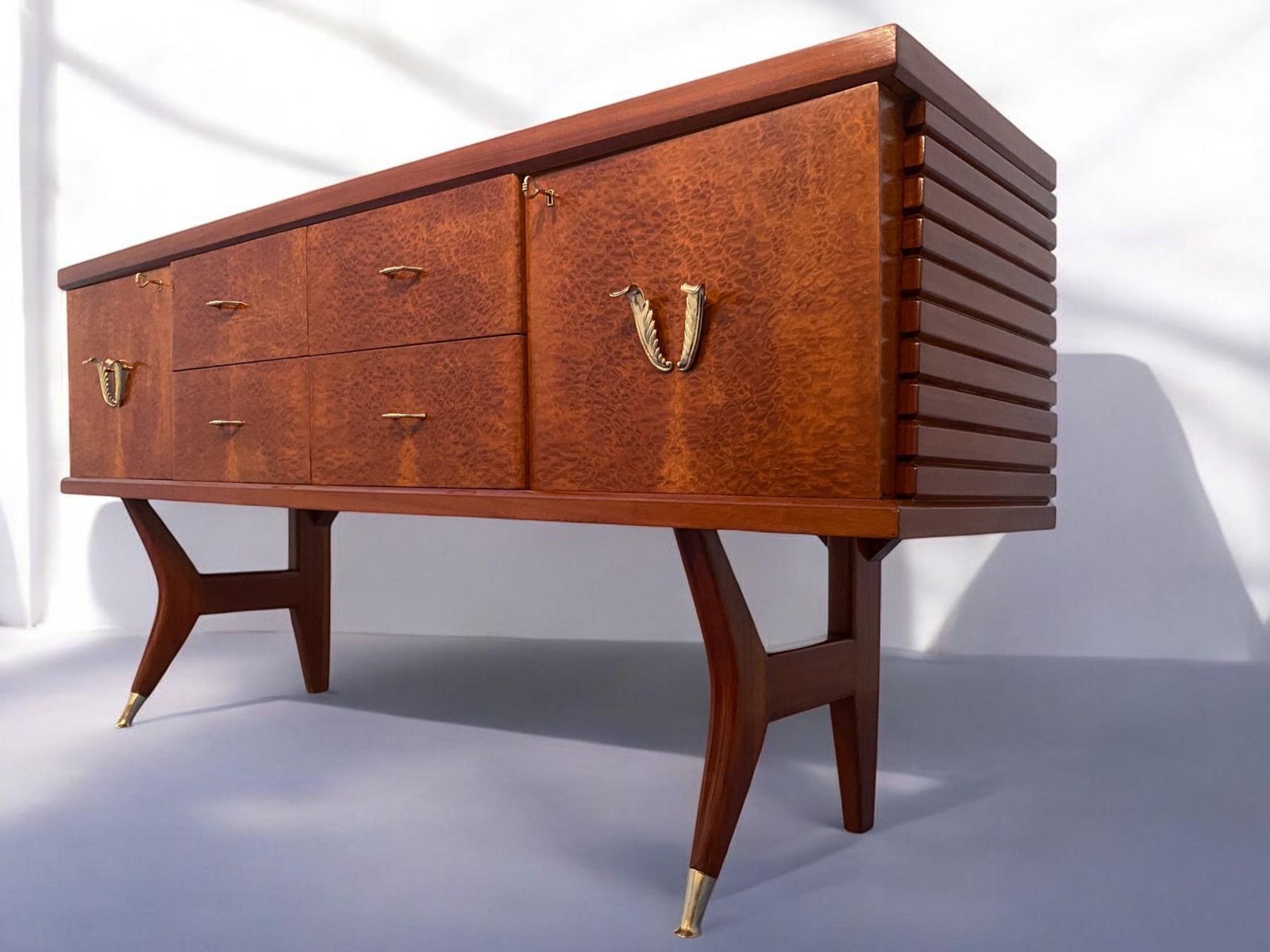 Italian Midcentury Amboyna Briar Sideboard By Vittorio Dassi, 1950s photo 4867.0